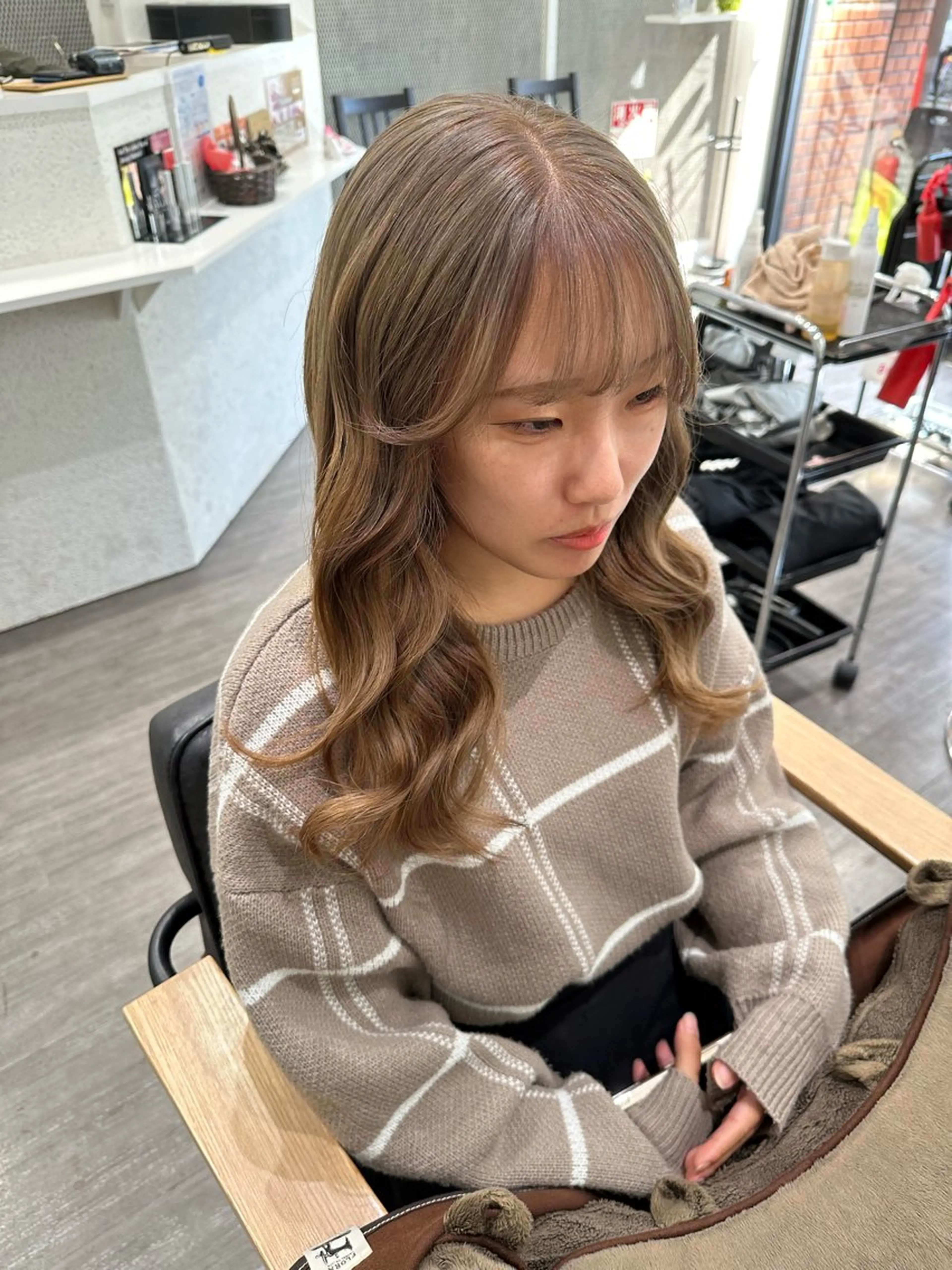 セミロング カラー ベージュカラー ミルクティーベージュ 艶髪レイヤー上田 紗也🇰🇷💗のヘアスタイル