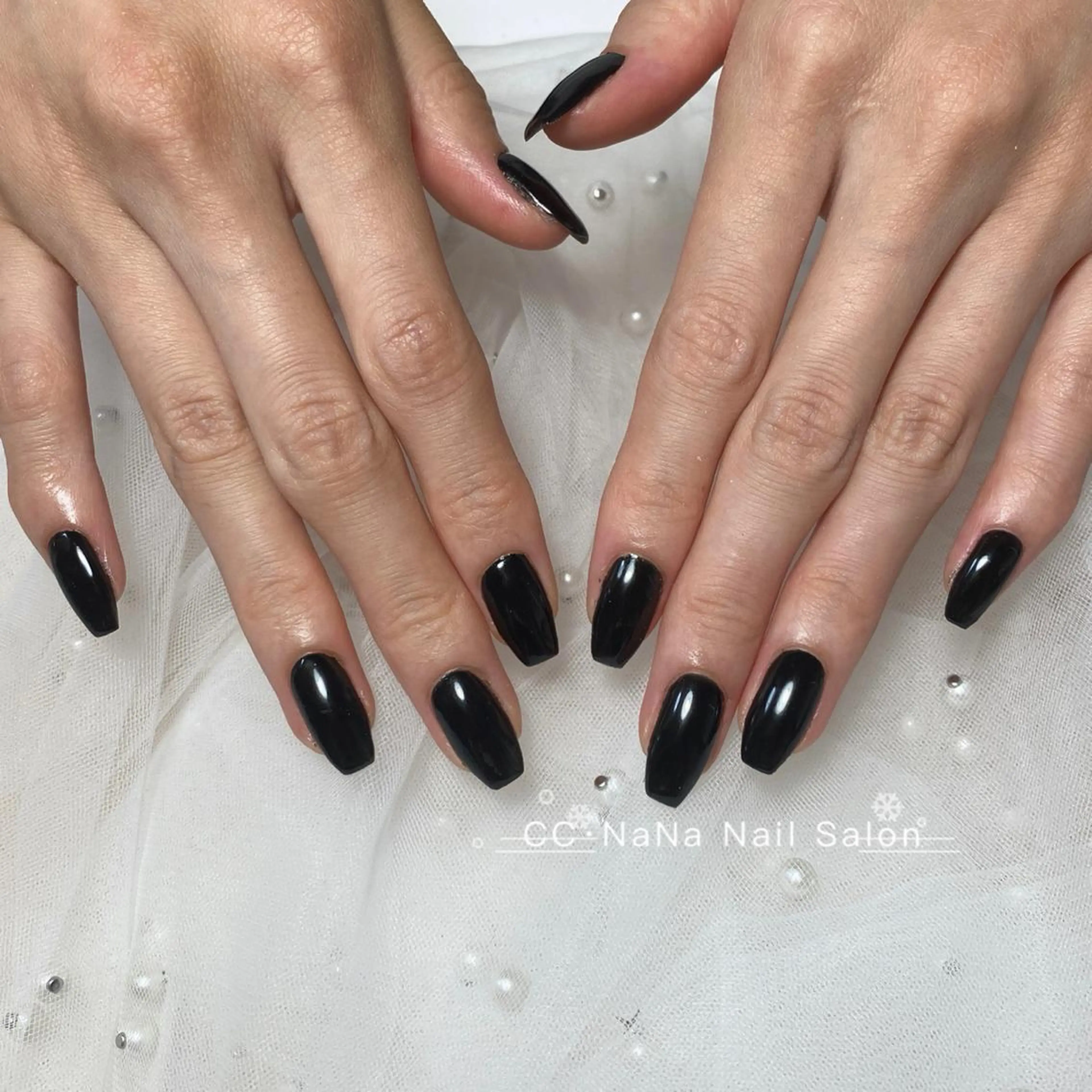 ネイル チークネイル フラッシュネイル キラキラネイル 韓国ネイル マグネットネイル ハンドネイル 💎CC・NaNa 韓国風ネイル🌙Cのネイルデザイン