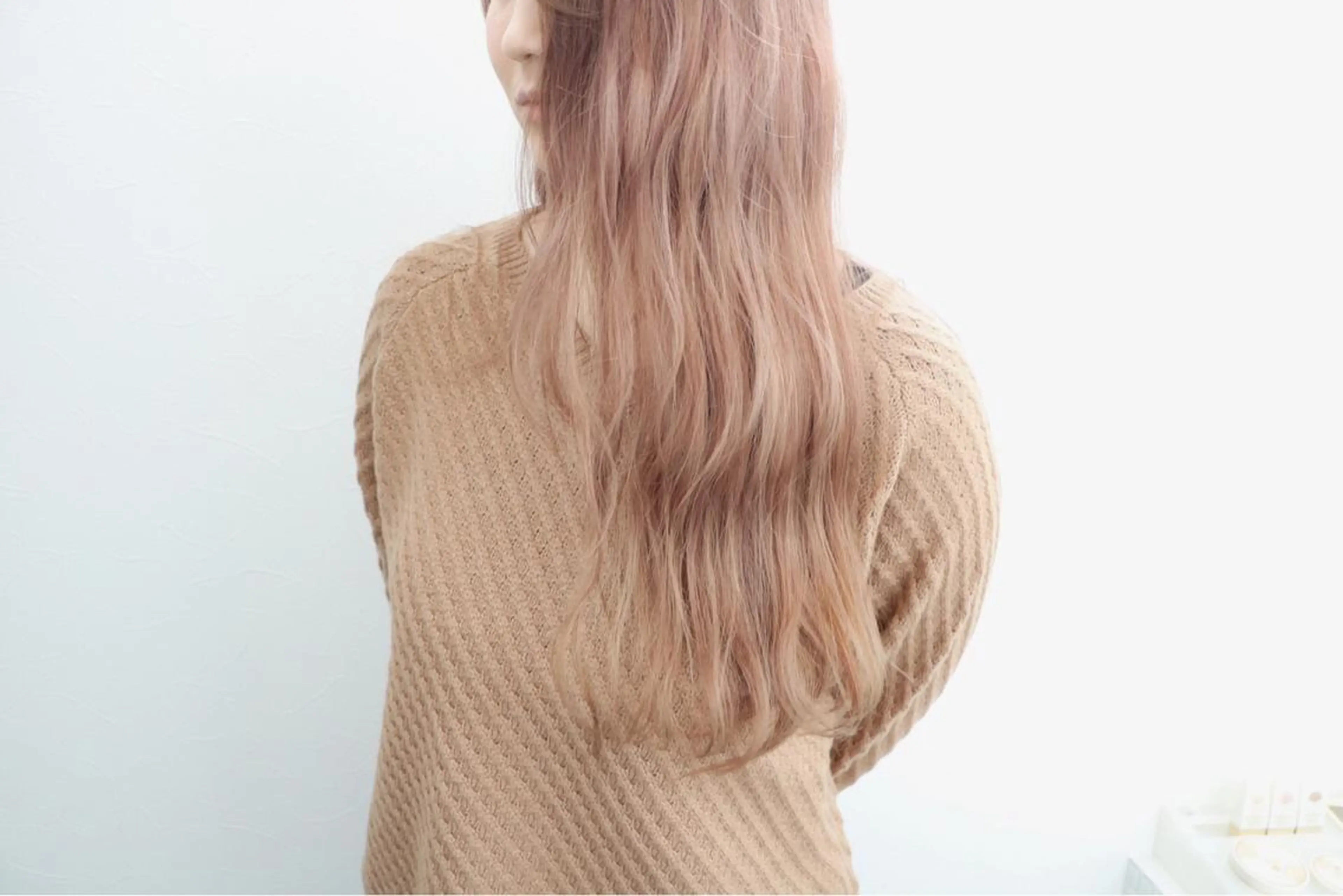 ロング カラー ベージュカラー ハイトーンカラー ハイトーンベージュ ピンクカラー ピンクパープル soins de MaLilyのヘアスタイル