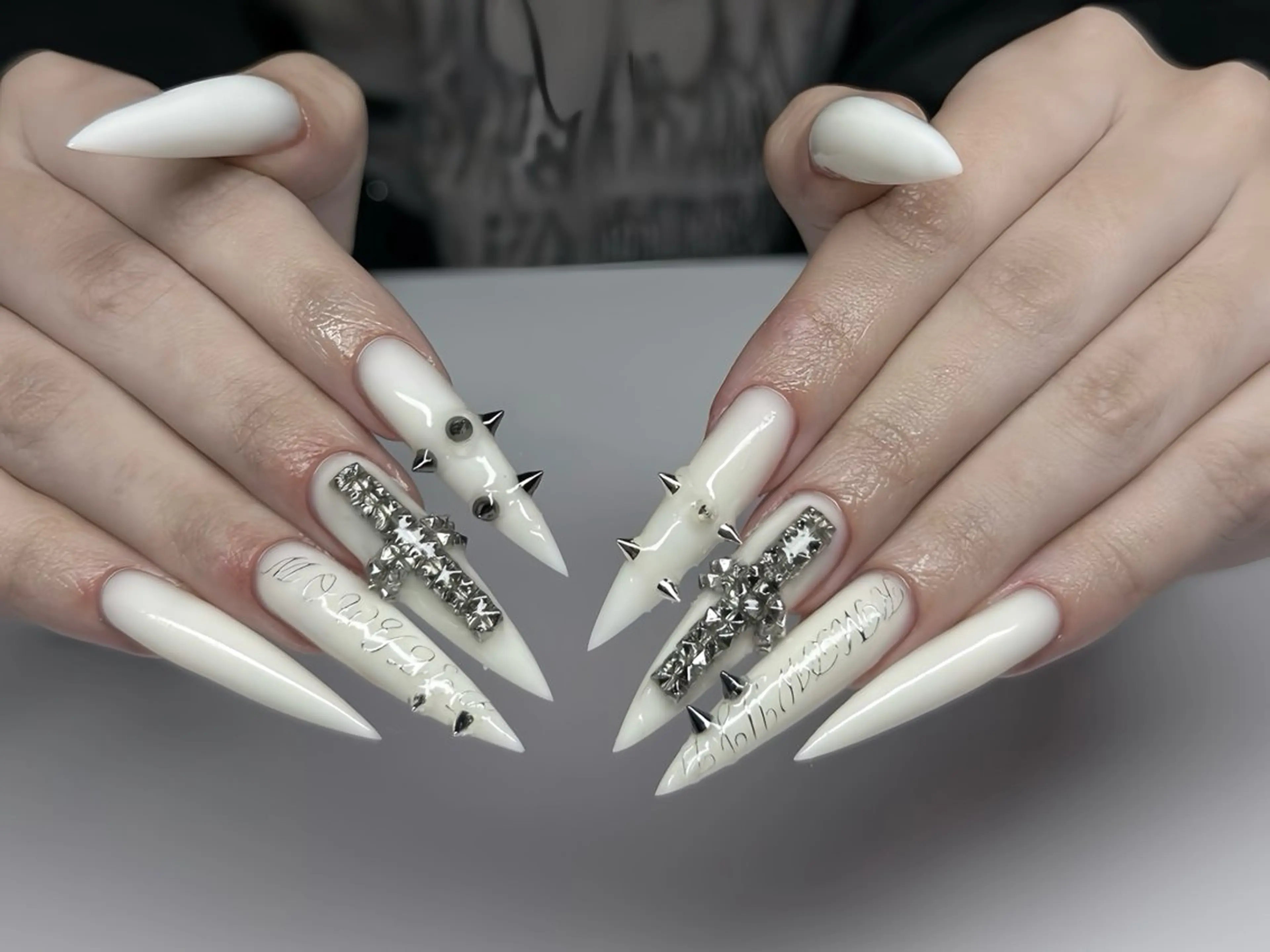 ネイル ボルドー フレンチネイル グラデーション キラキラネイル 韓国ネイル ハンドネイル Rin Nail Shinokuboのネイルデザイン