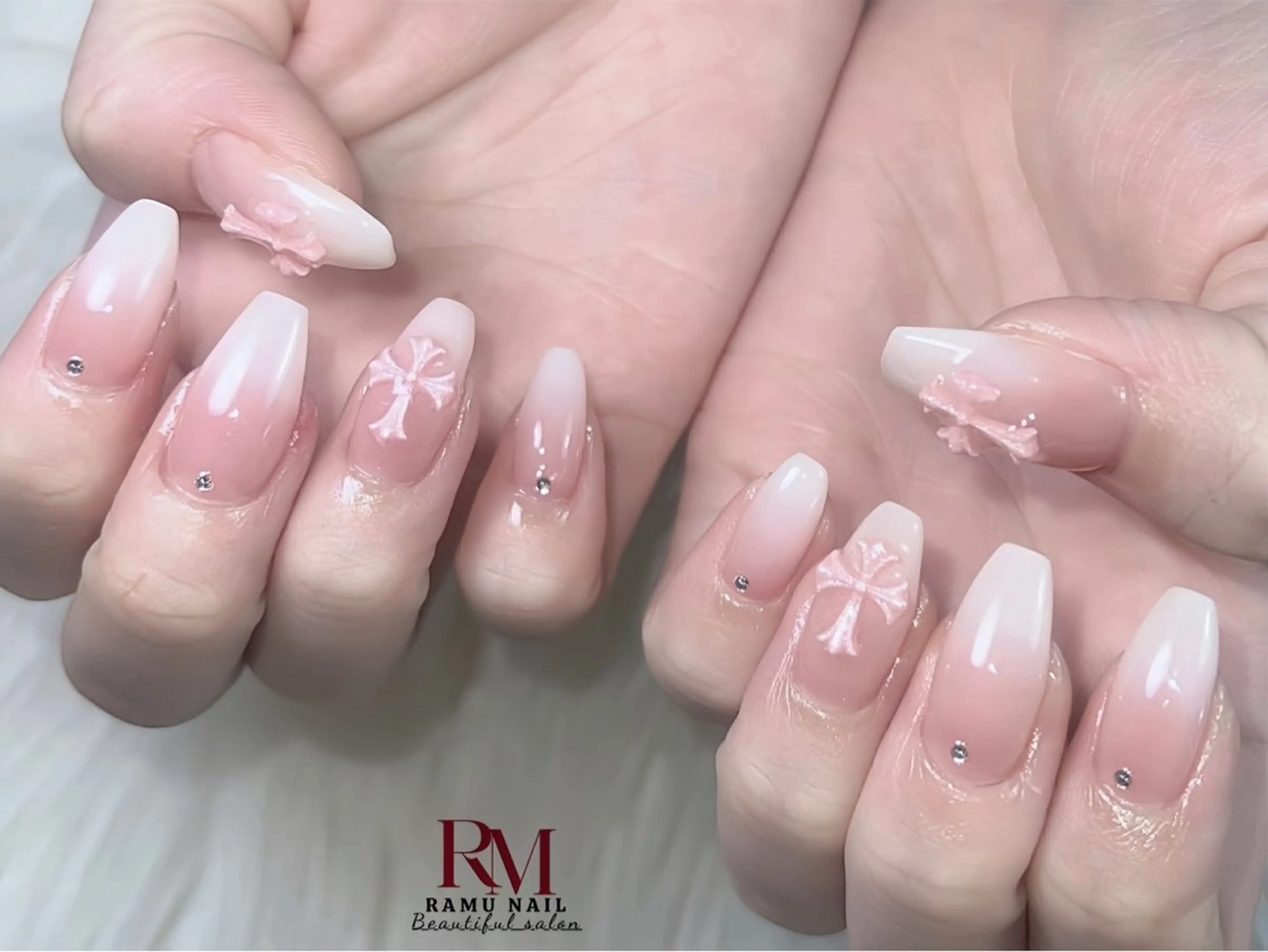 ネイル キラキラネイル マグネットネイル ミラーネイル ピンク 夏ネイル ハンドネイル RAMU Nail 恵比寿店のネイルデザイン