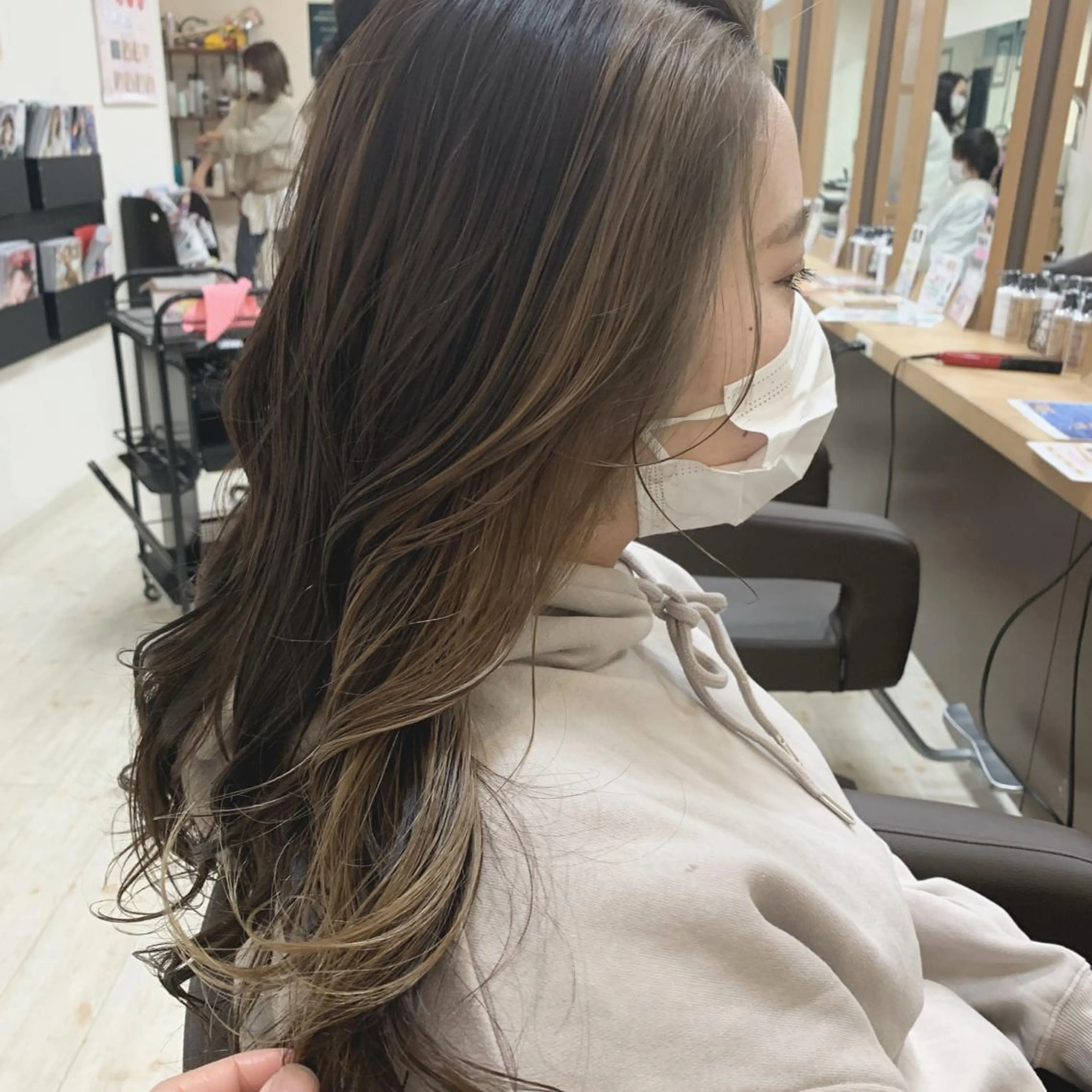 ロング カラー カット ヘアカラー トリートメント Lien 深井店のヘアスタイル