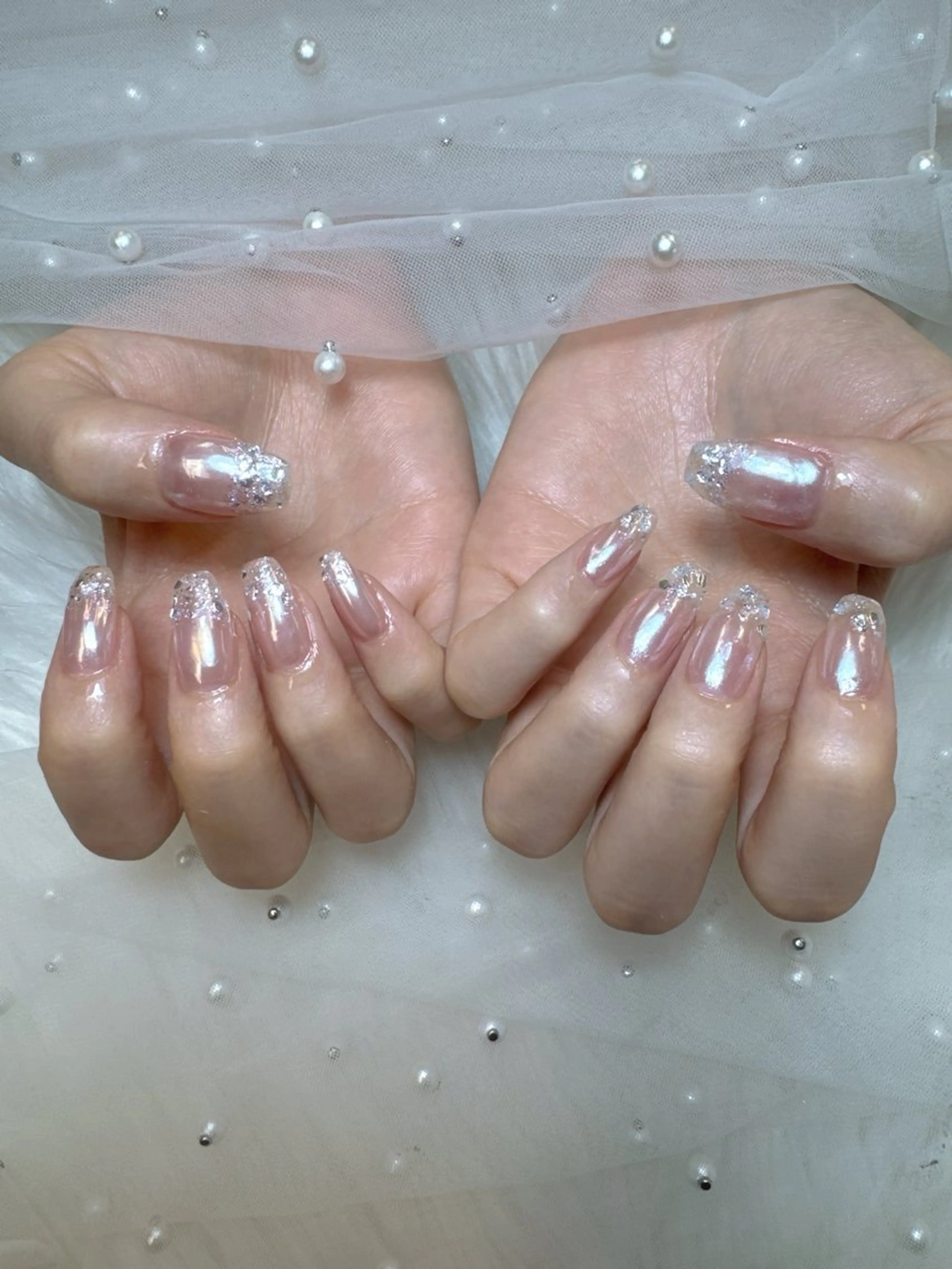 ネイル オーロラネイル キラキラネイル 韓国ネイル 持ち込み ワンホンネイル ハンドネイル Queeens nailのネイルデザイン
