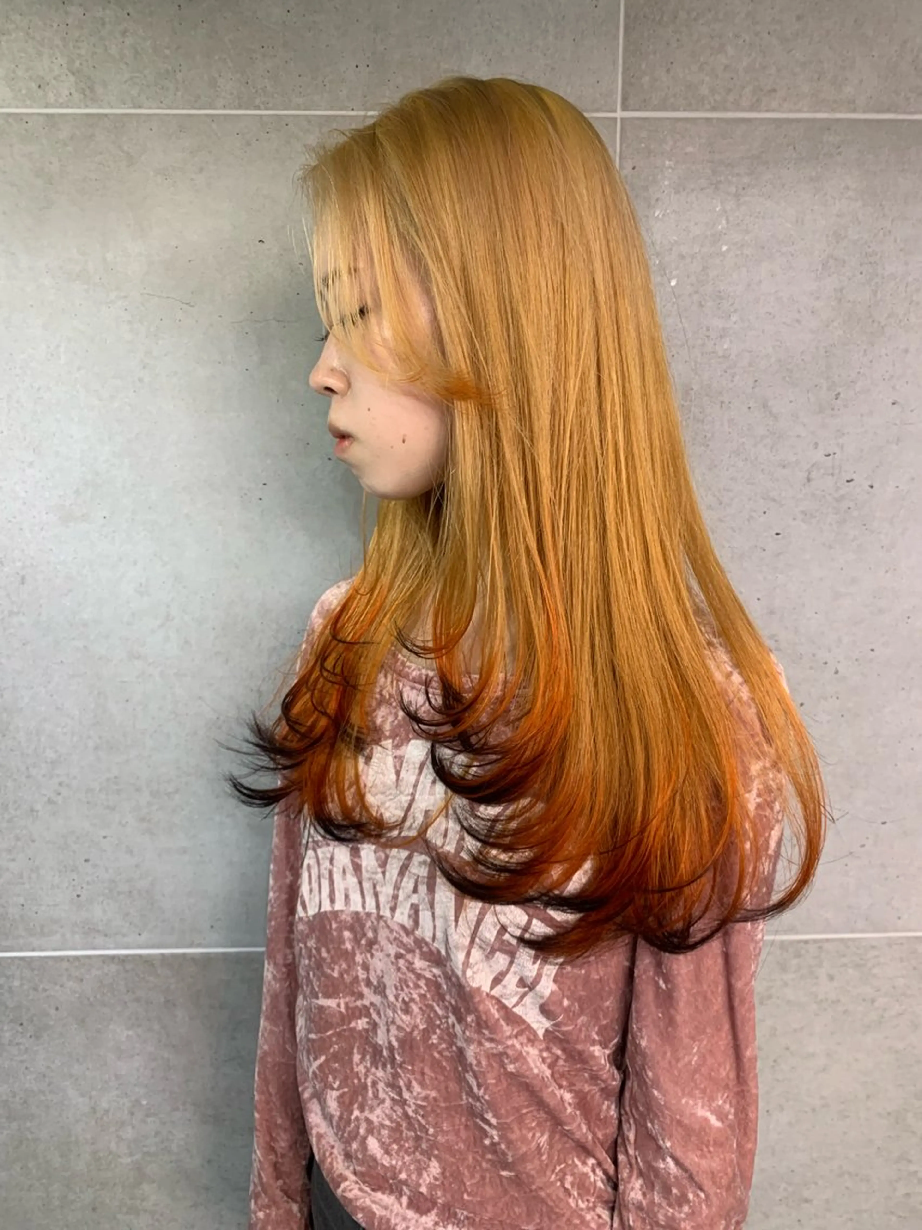 セミロング カラー ブリーチ ケアブリーチ デザインカラー レイヤーカット ヘアカラー トリートメント THE./ブリーチ 透感カラー/髪質改善のヘアスタイル