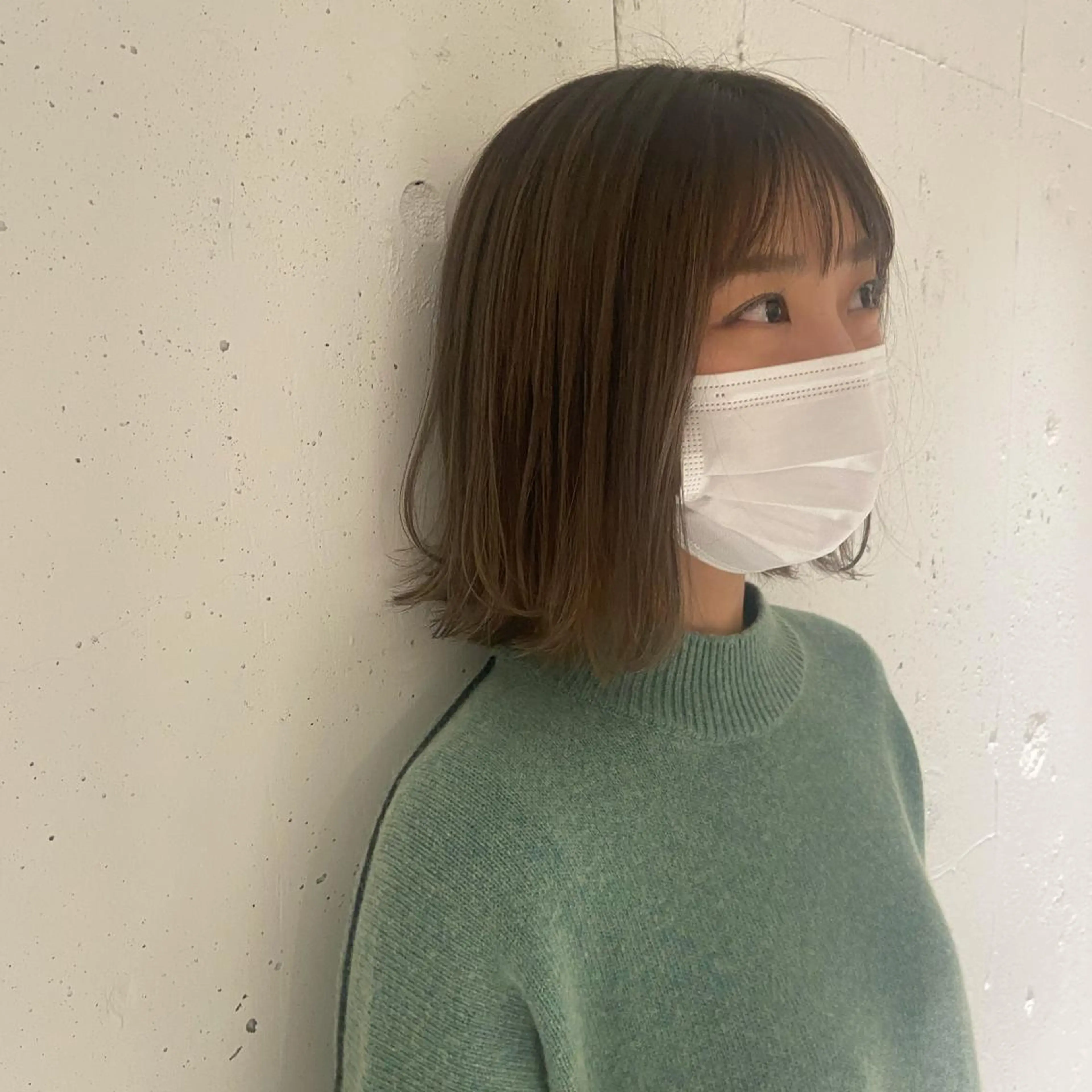 ミディアム カラー ベージュカラー グレージュ ハイトーンカラー ボブ 外国人風カラー カジュアルを女っぽく 𝗮𝘆𝗮𝗰𝗼のヘアスタイル