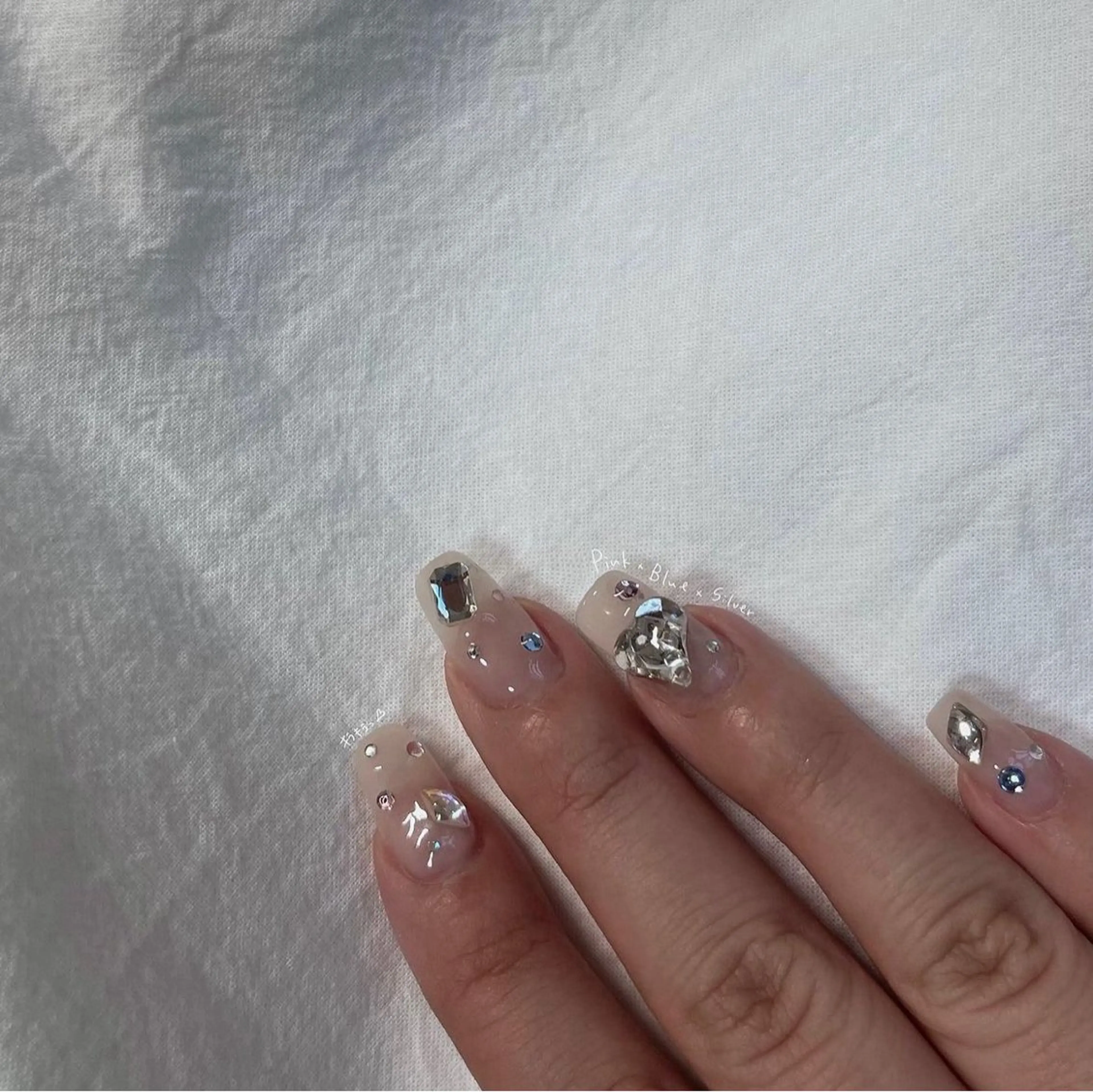 ネイル 氷ネイル・うるうるネイル ワンカラーネイル 春ネイル ストーンネイル 夏ネイル ハンドネイル &. momoのネイルデザイン