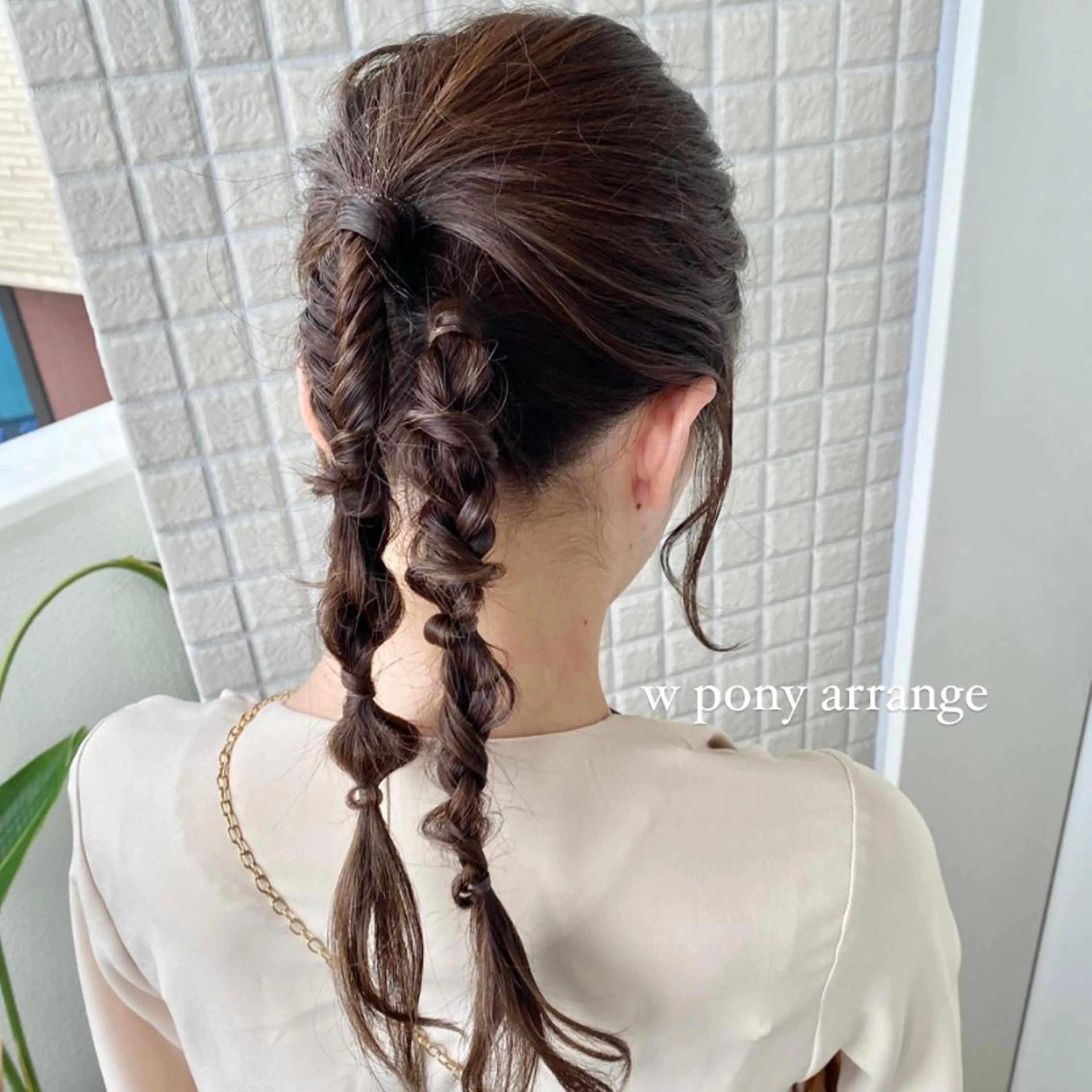 ヘアアレンジ 透けるベージュ/ 艶カラー♡のヘアスタイル