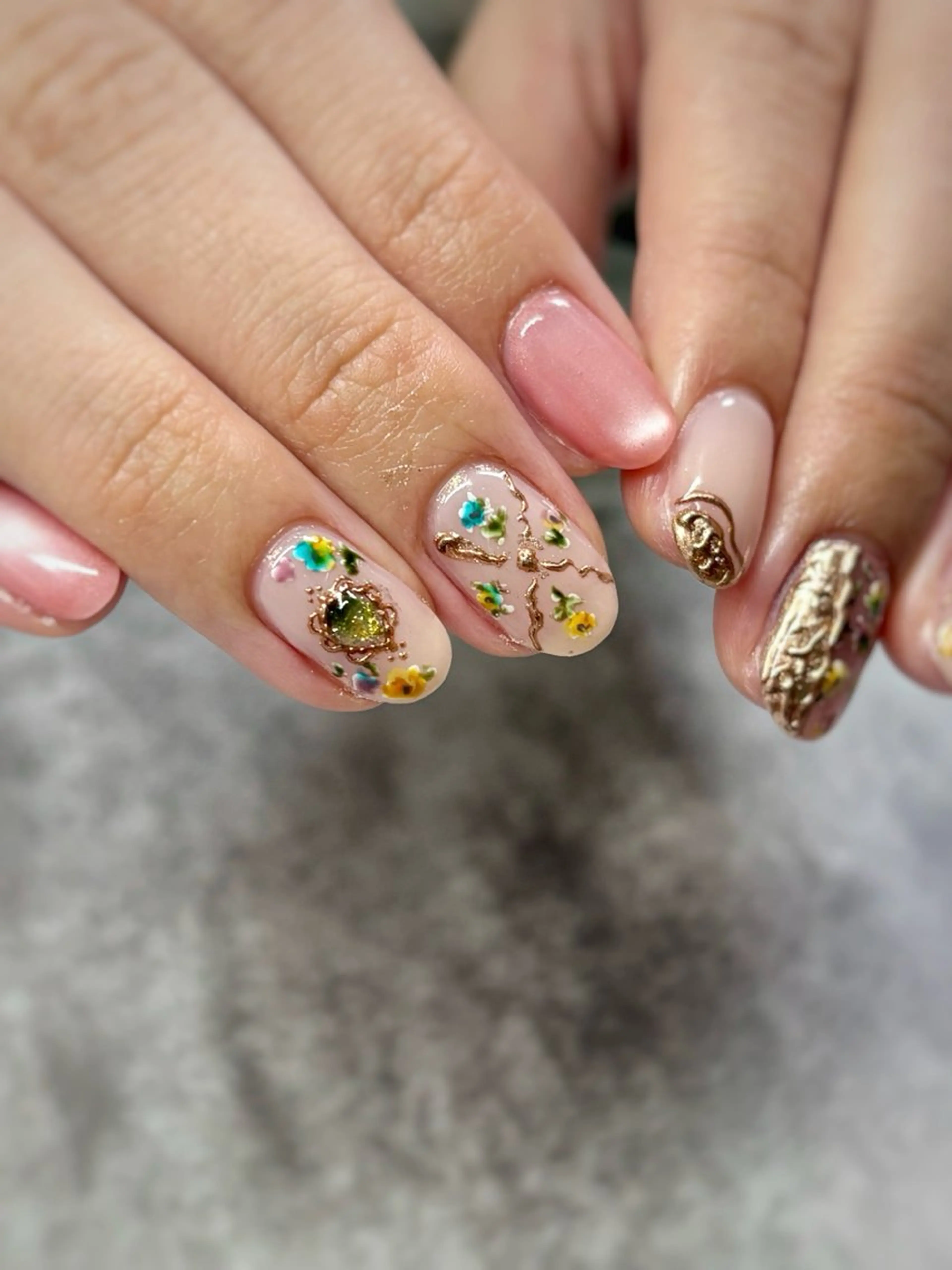 ネイル ハンドネイル FIORITURA Maikoのネイルデザイン