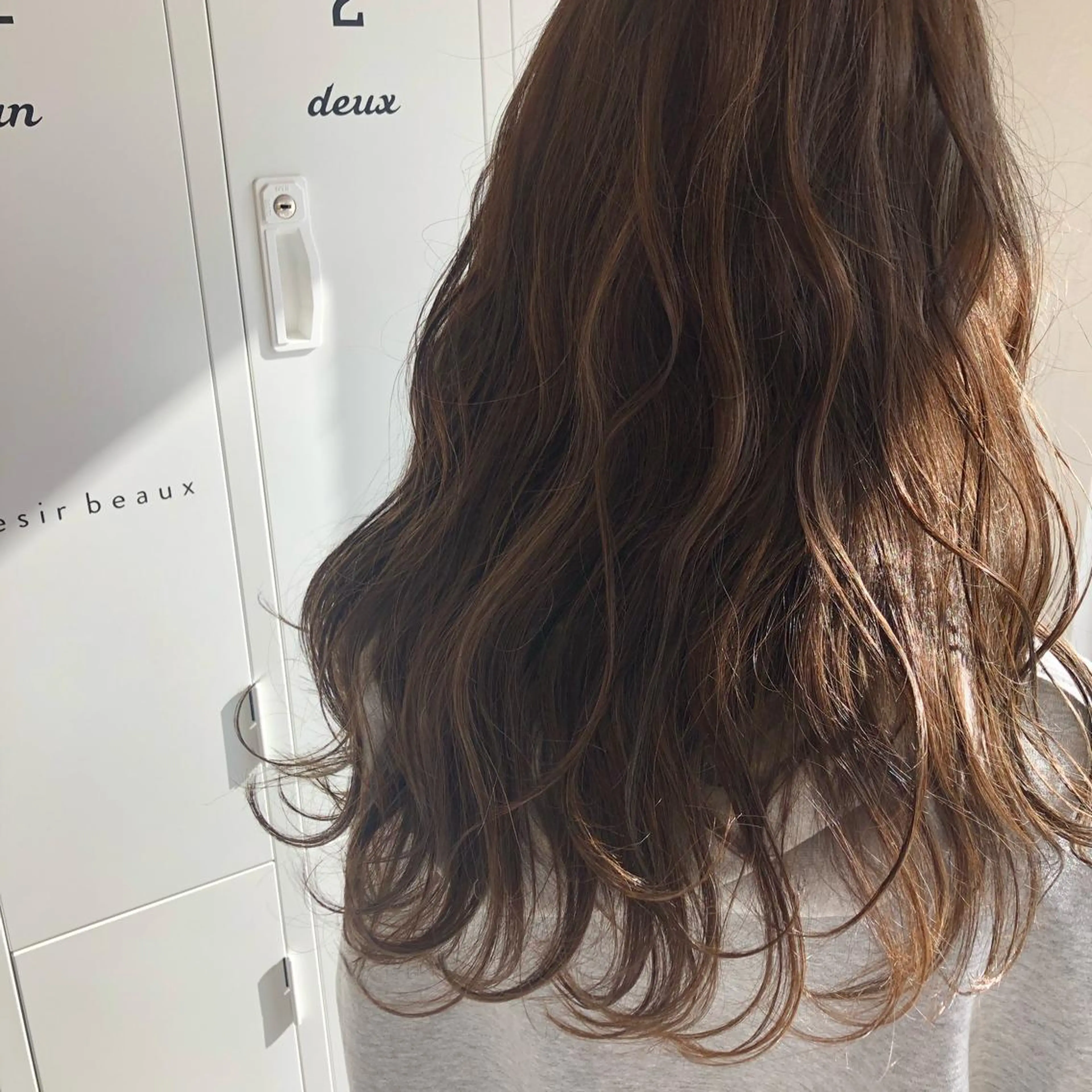 ロング カラー desirbeaux 佐藤愛のヘアスタイル