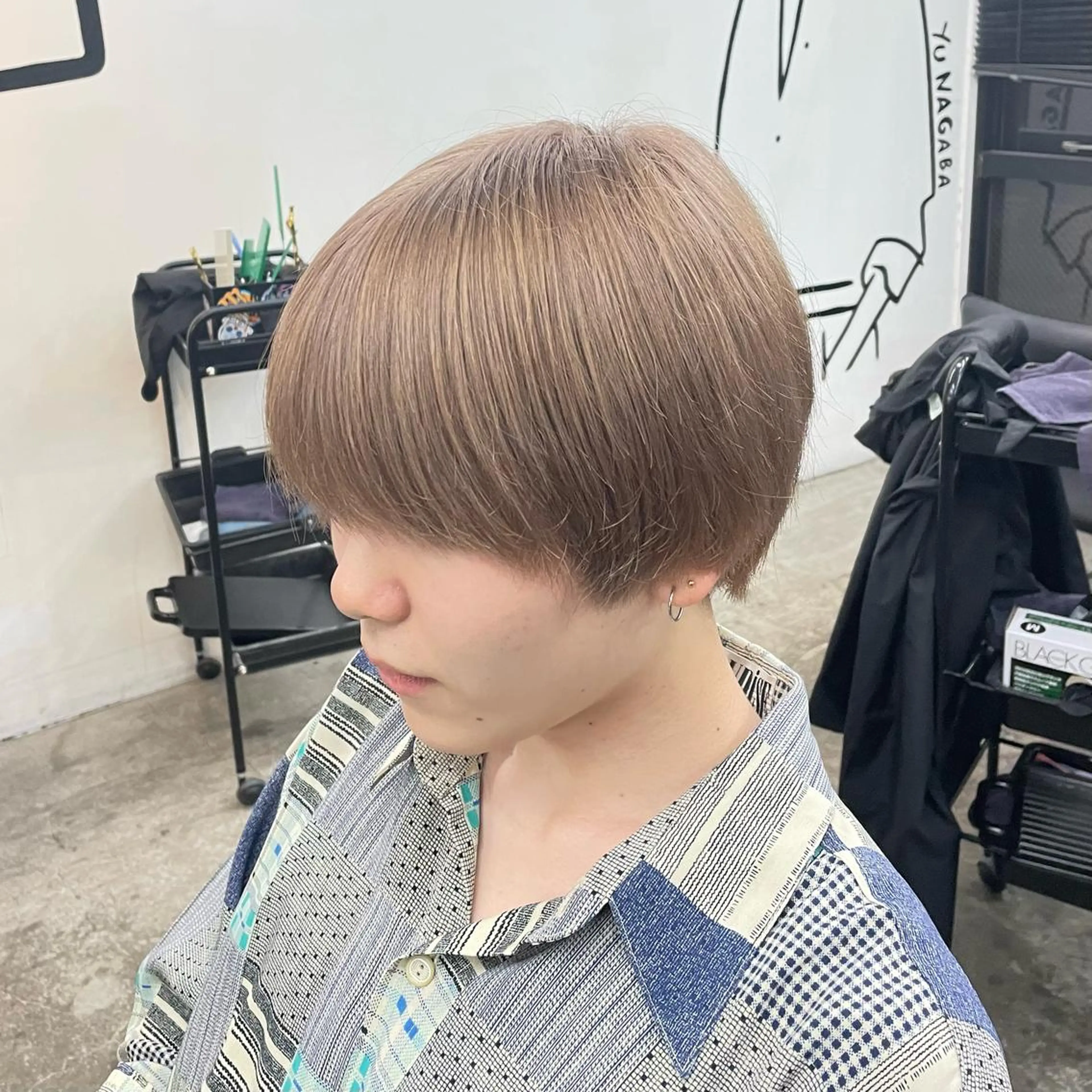 ショート カラー メンズ ベージュカラー ミルクティーベージュ カット ヘアカラー メンズ特化美容師/ 藤戸 椋のヘアスタイル