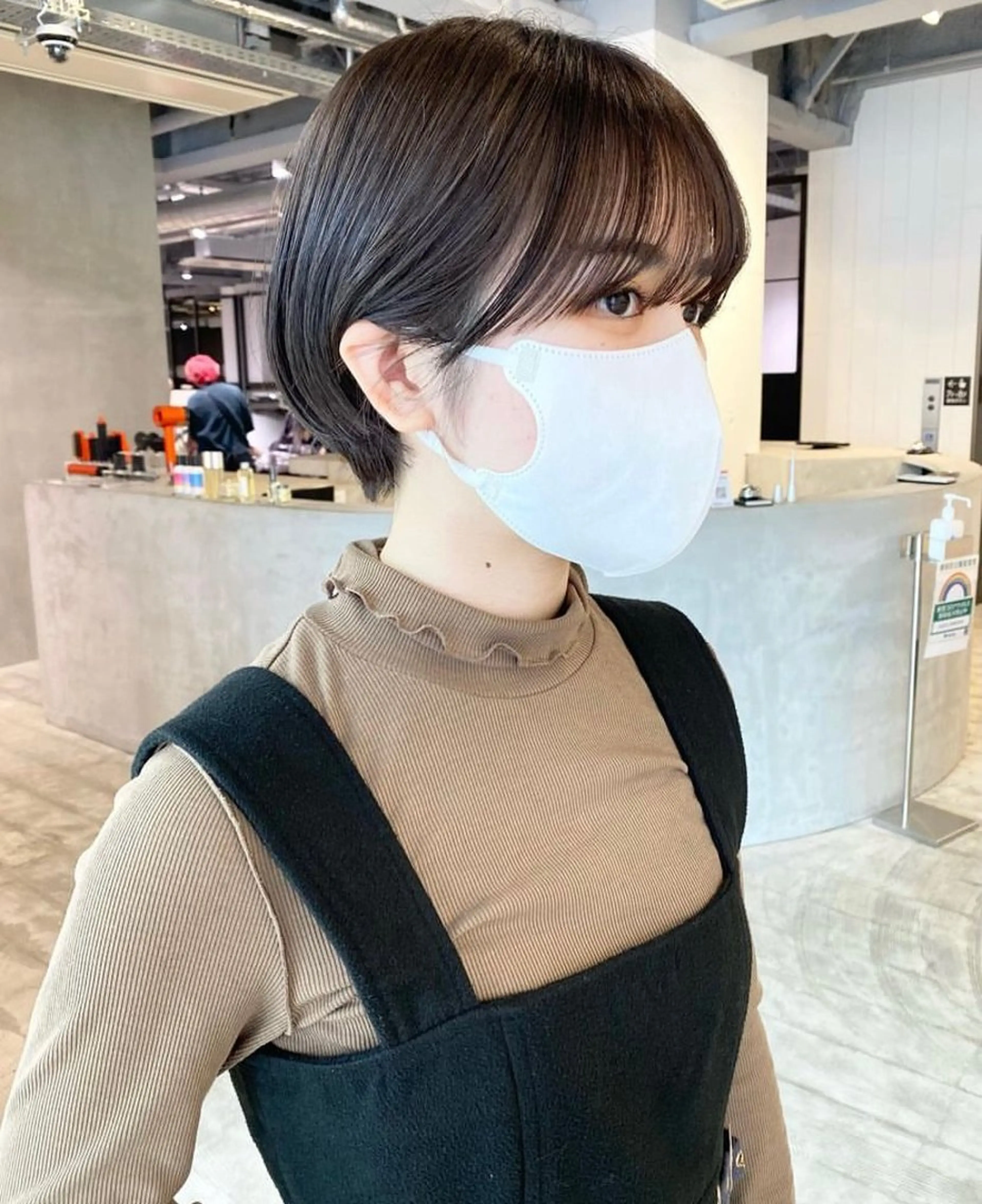 ショート 黒染め落とし ムラ修正　ハイトーンのヘアスタイル