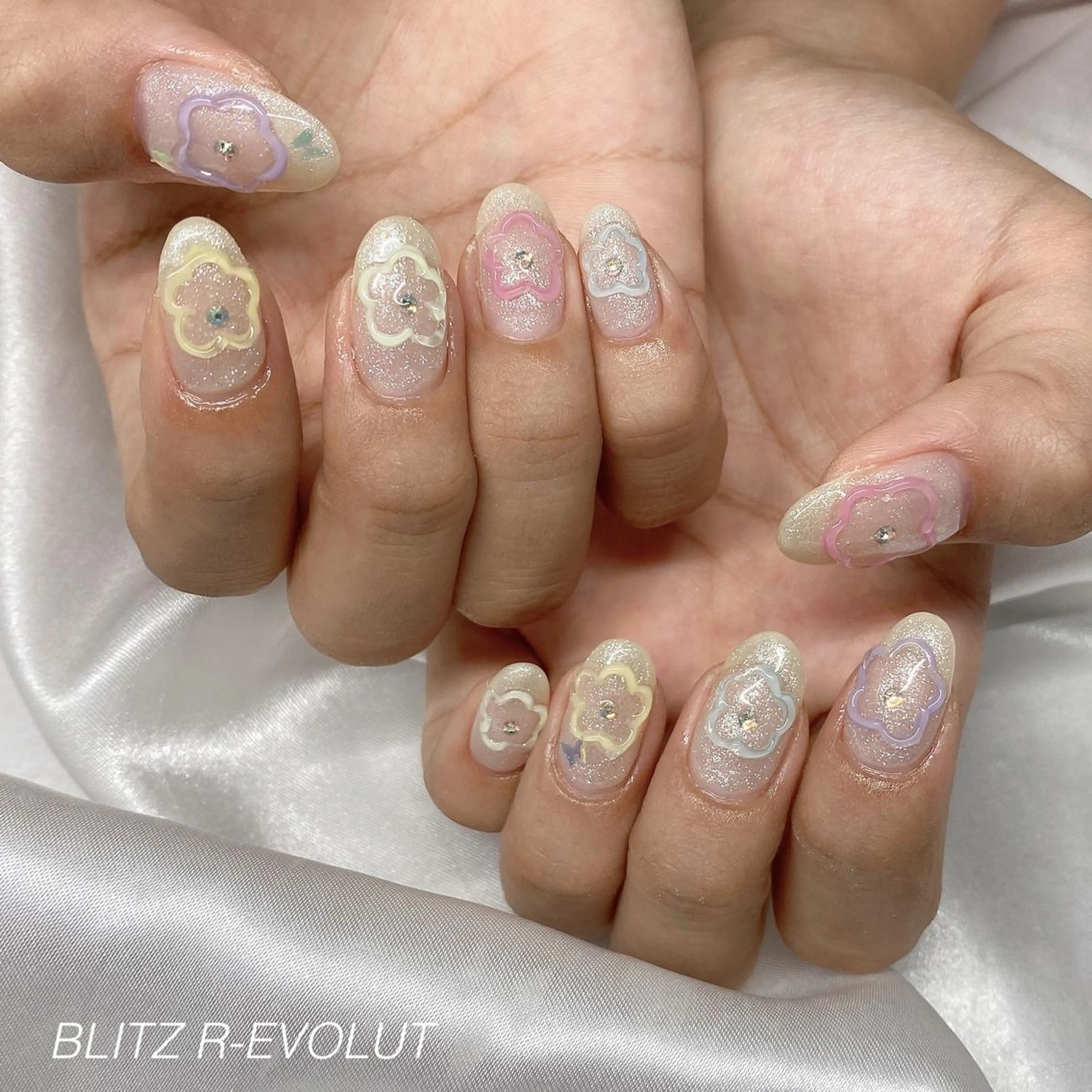 ネイル ☁️BLITZ 🎀笠原雪音🎀のネイルデザイン