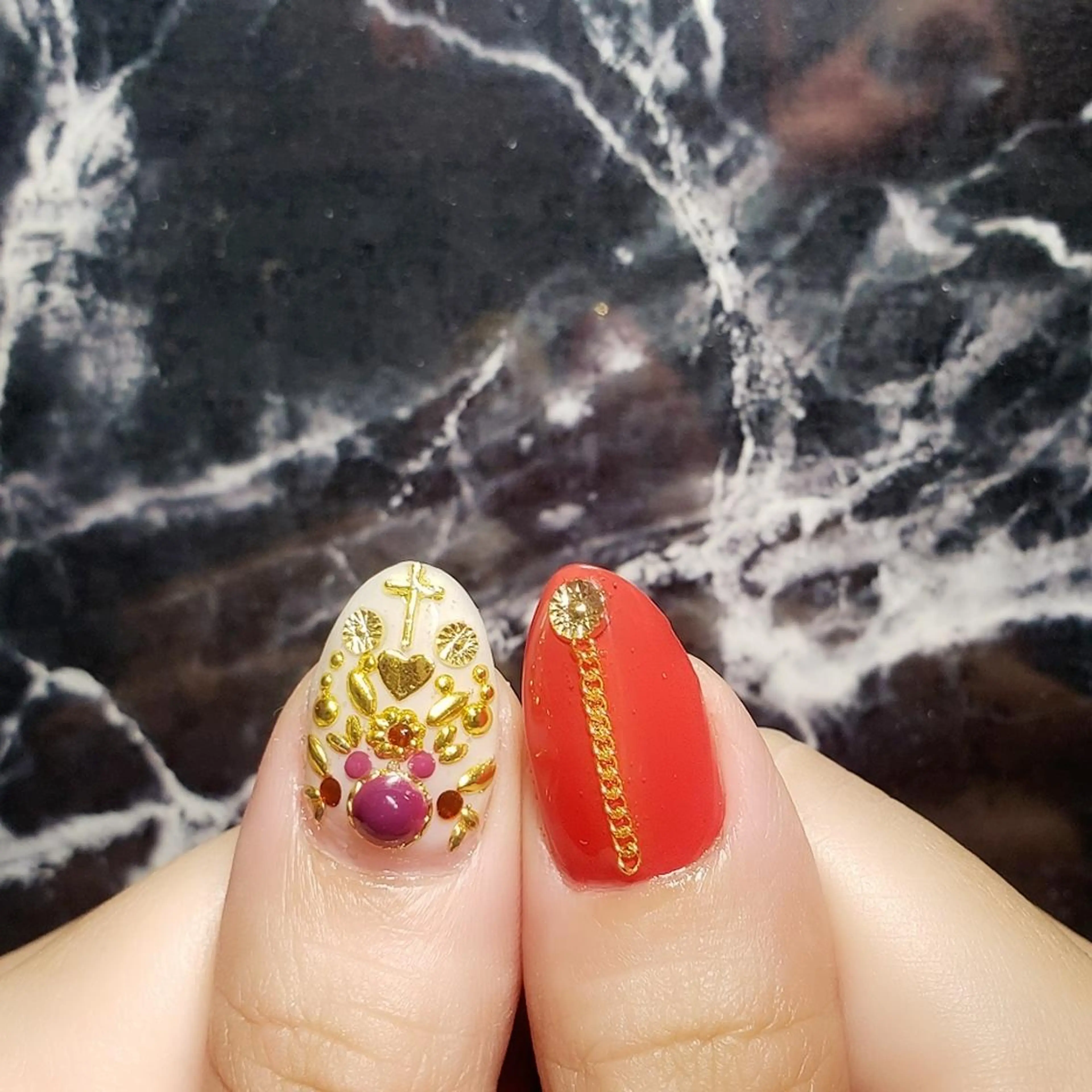 ミディアム ネイル クロキ 。のネイルデザイン