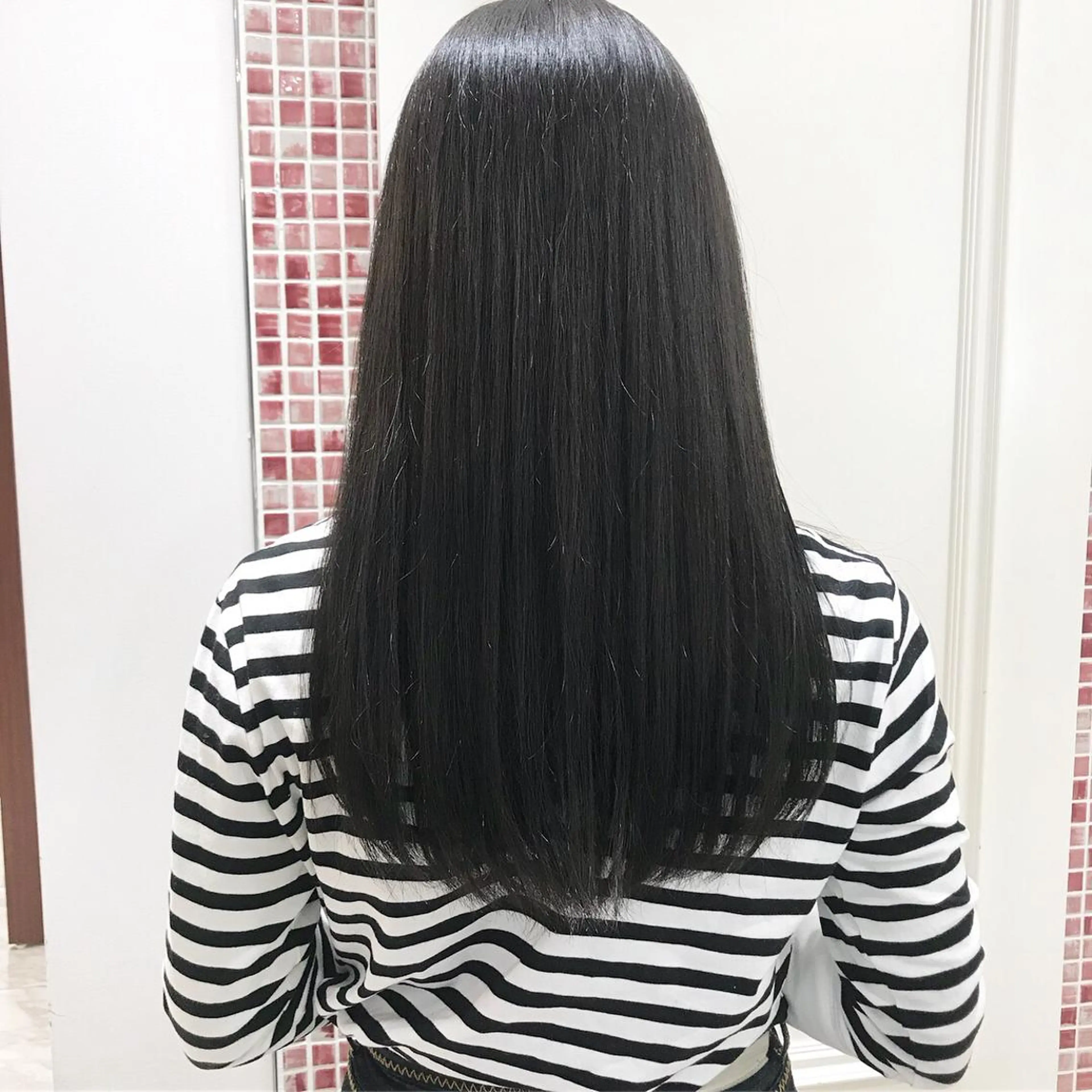 ロング アッシュ アッシュグレー 赤み消し韓国ヘア レイヤー縮毛🤍渡邉のヘアスタイル