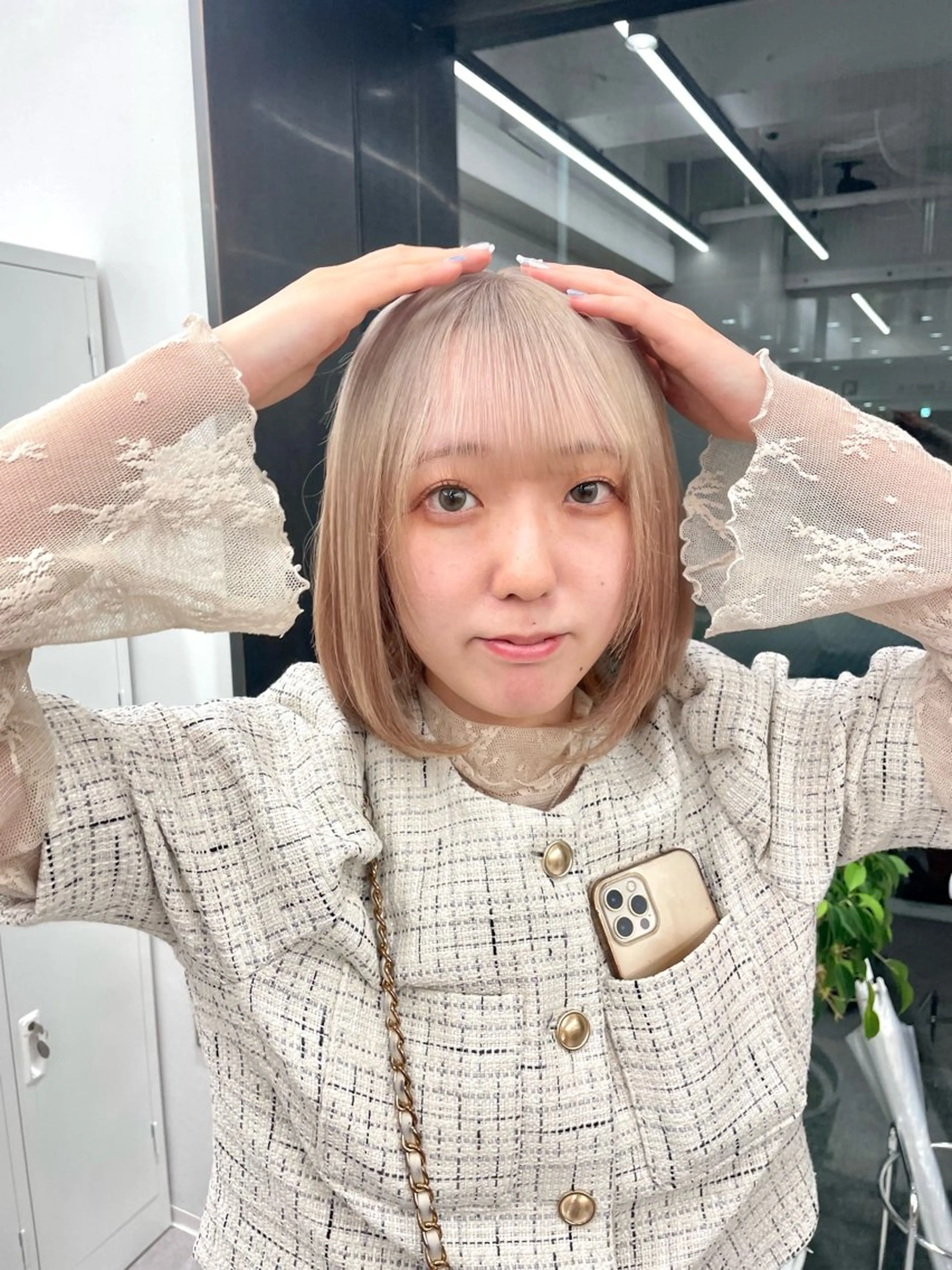 ショート カラー ベージュカラー ブリーチ ハイトーンカラー ホワイトベージュ ボブ カット ヘアカラー トリートメント カット・ダブルカラー TAIGAのヘアスタイル