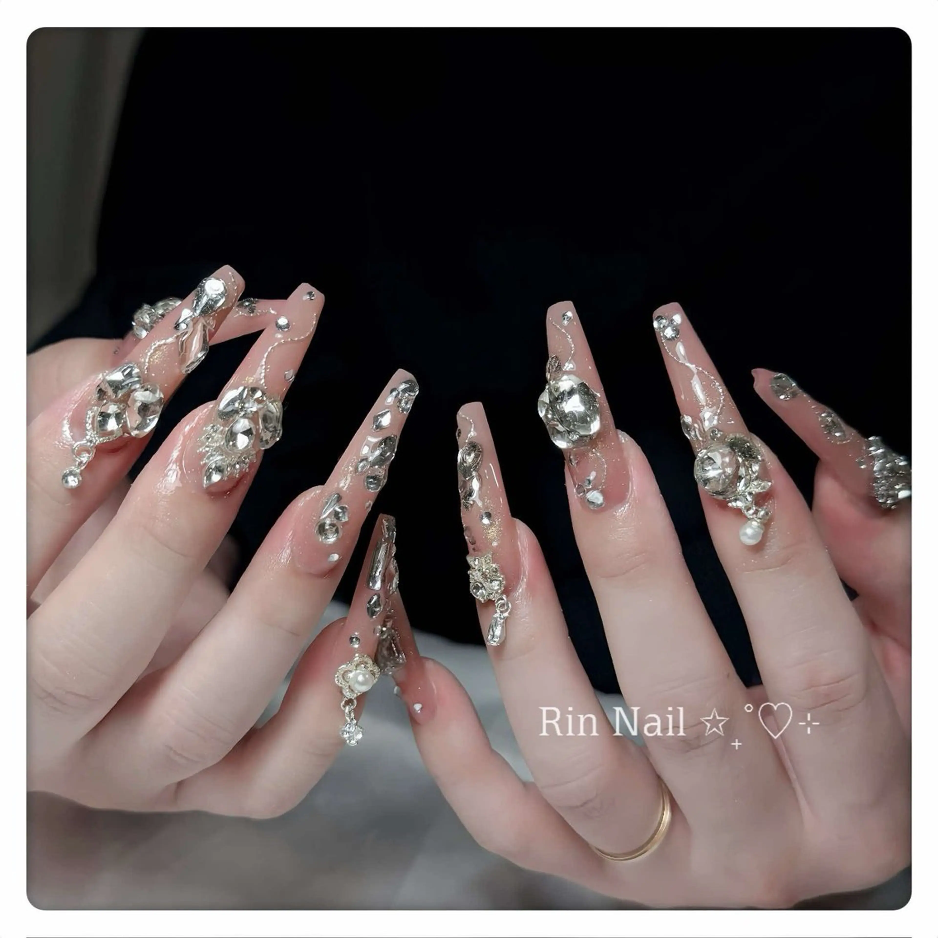 ネイル アートネイル チークネイル ジェルネイル ロングネイル マグネットネイル ハンドネイル Rin Nail 新大久保店のネイルデザイン