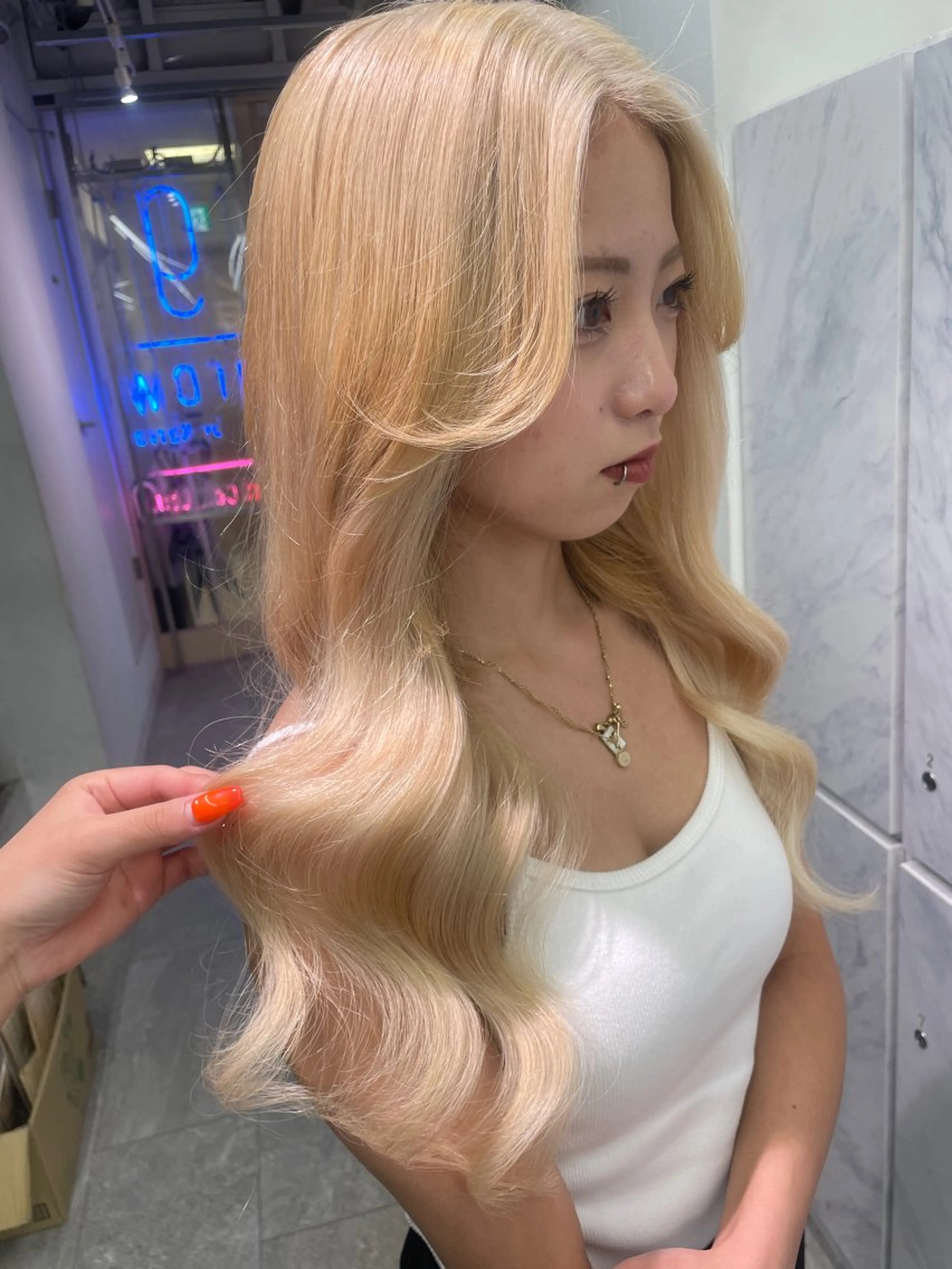 ロング カラー プルエクステ エクステ 🪸店長ハイトーン エクステmisakiのヘアスタイル