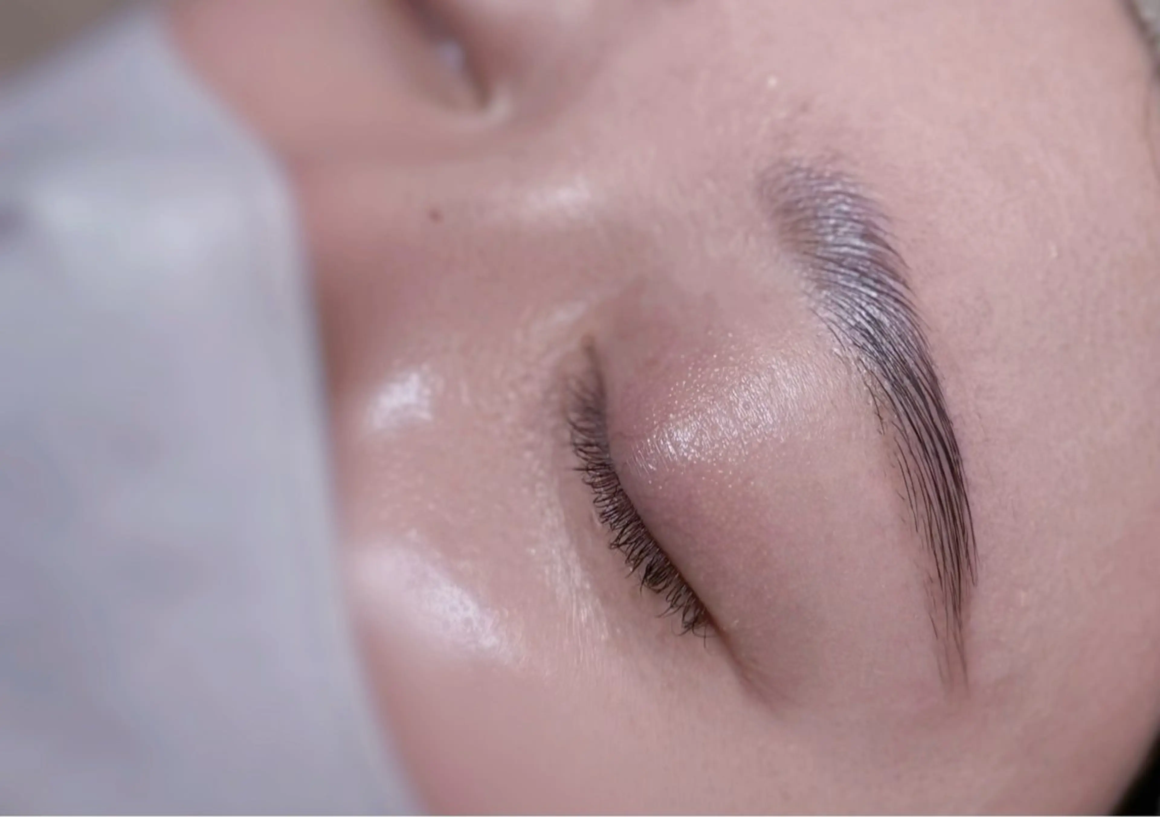 アイブロウ ハリウッドブロウリフト Crevia Chieのマツエク・マツパデザイン