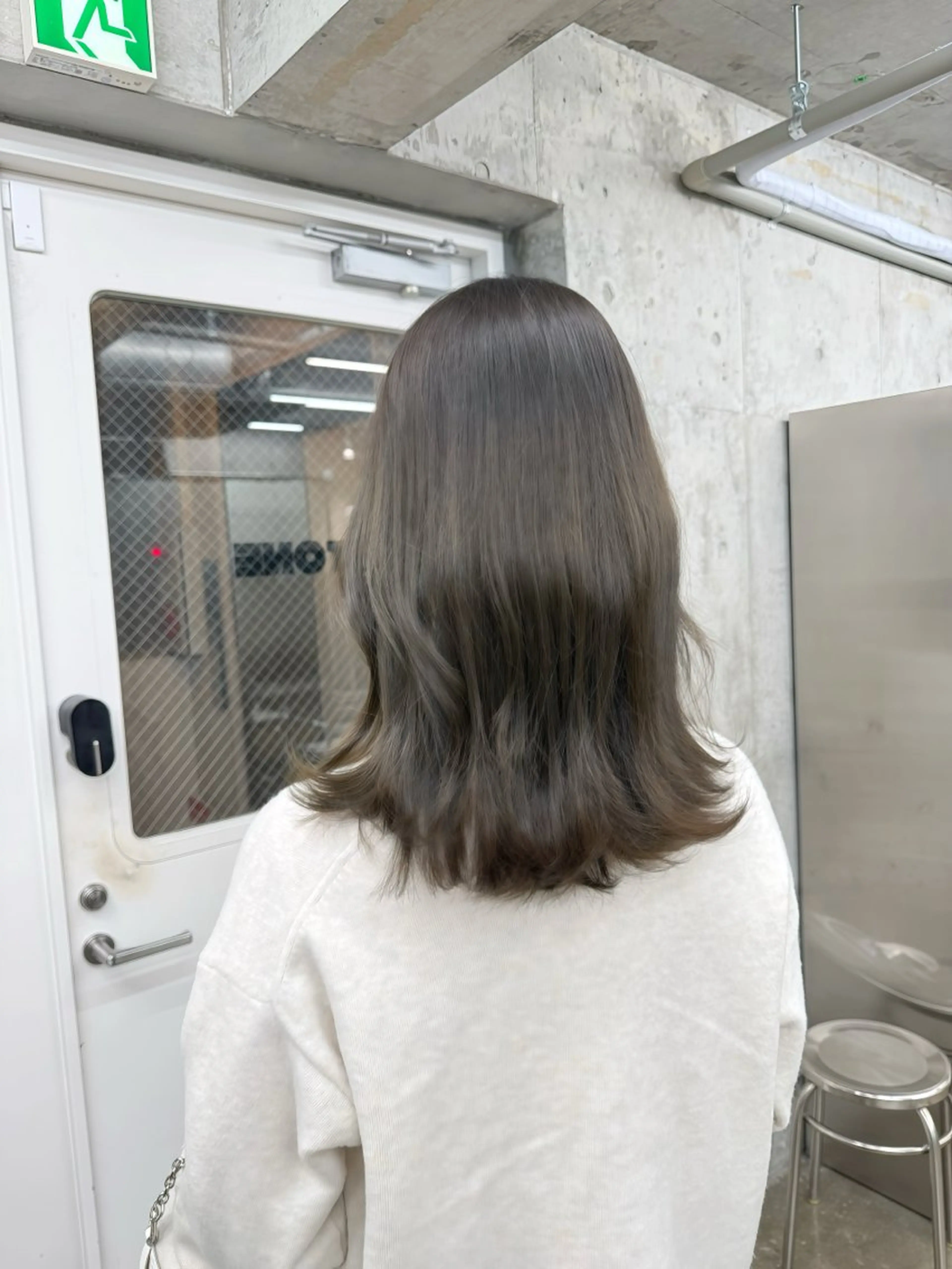 ミディアム カラー ベージュカラー オリーブベージュ ヘアカラー トリートメント たいき/グレージュ 透明感/髪質改善のヘアスタイル