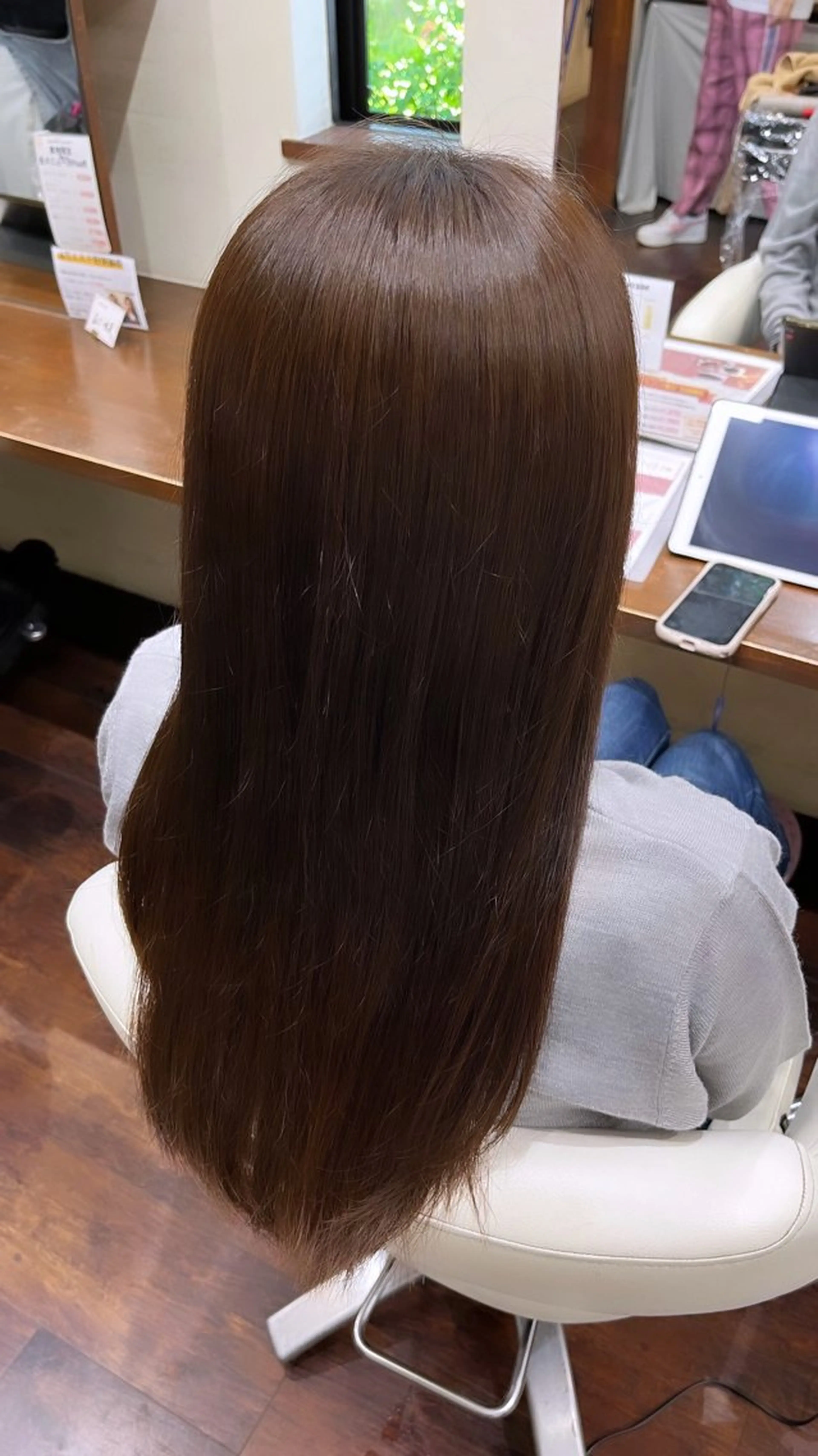 ロング カラー ルプラボウ 鈴木 莉菜のヘアスタイル