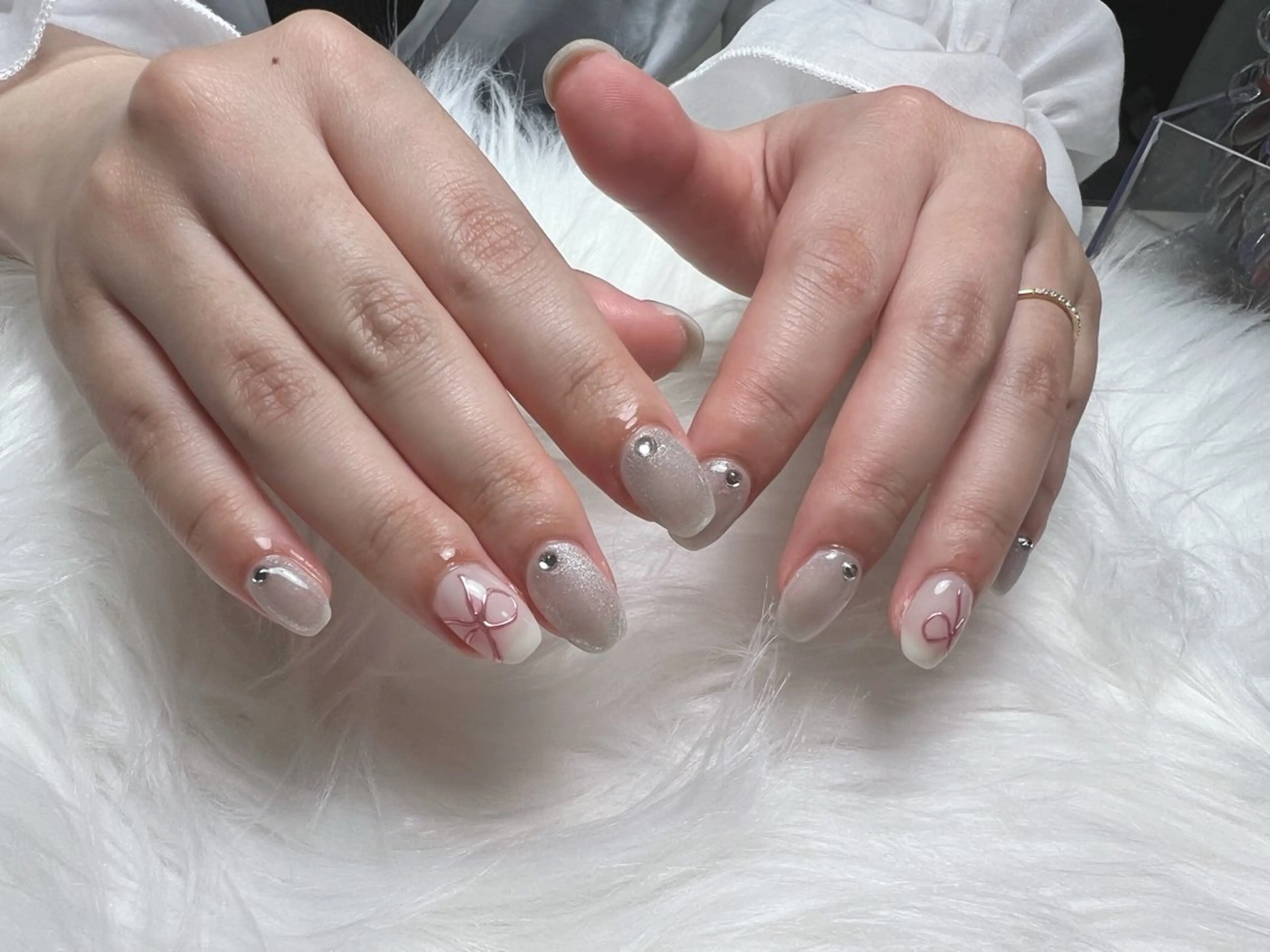 ネイル マグネットネイル ホワイト ハンドネイル Tumake🩶 Natsumi𖤐⡱のネイルデザイン