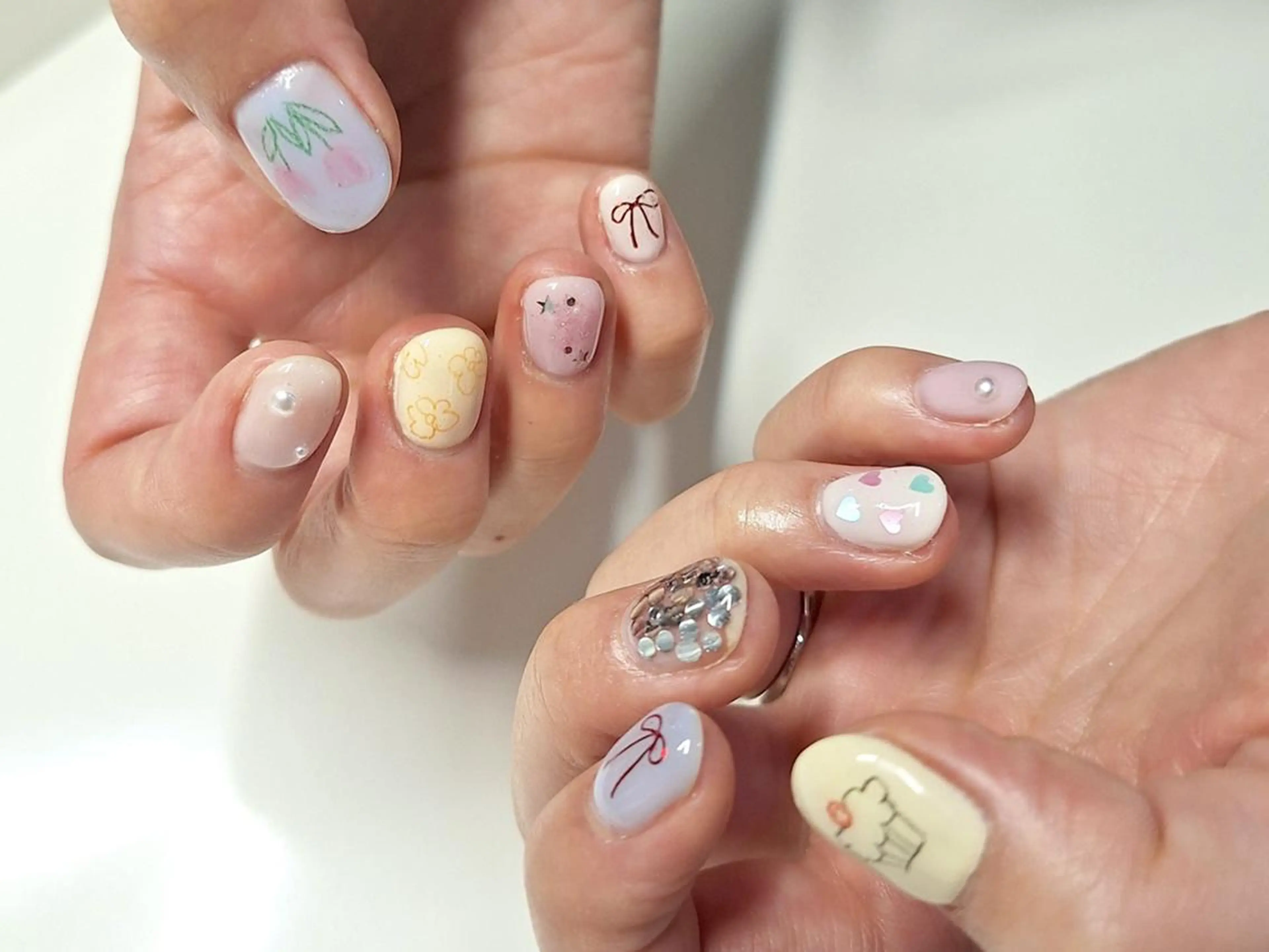 ネイル ジェルネイル 韓国ネイル ニュアンスネイル ワンホンネイル nailstudio eviz新宿店のネイルデザイン