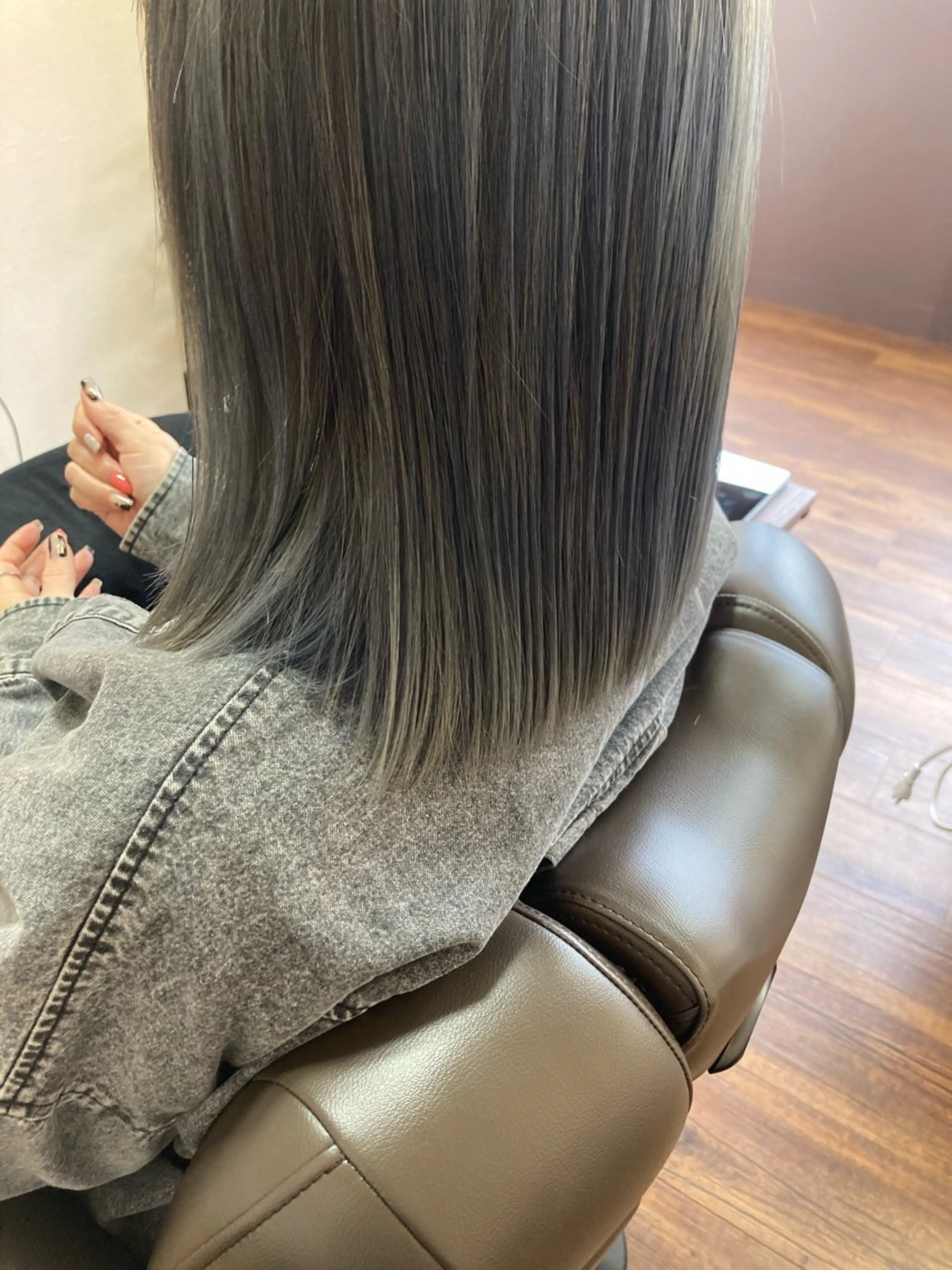 ミディアム JIU所属・池岡 洋子のヘアスタイル