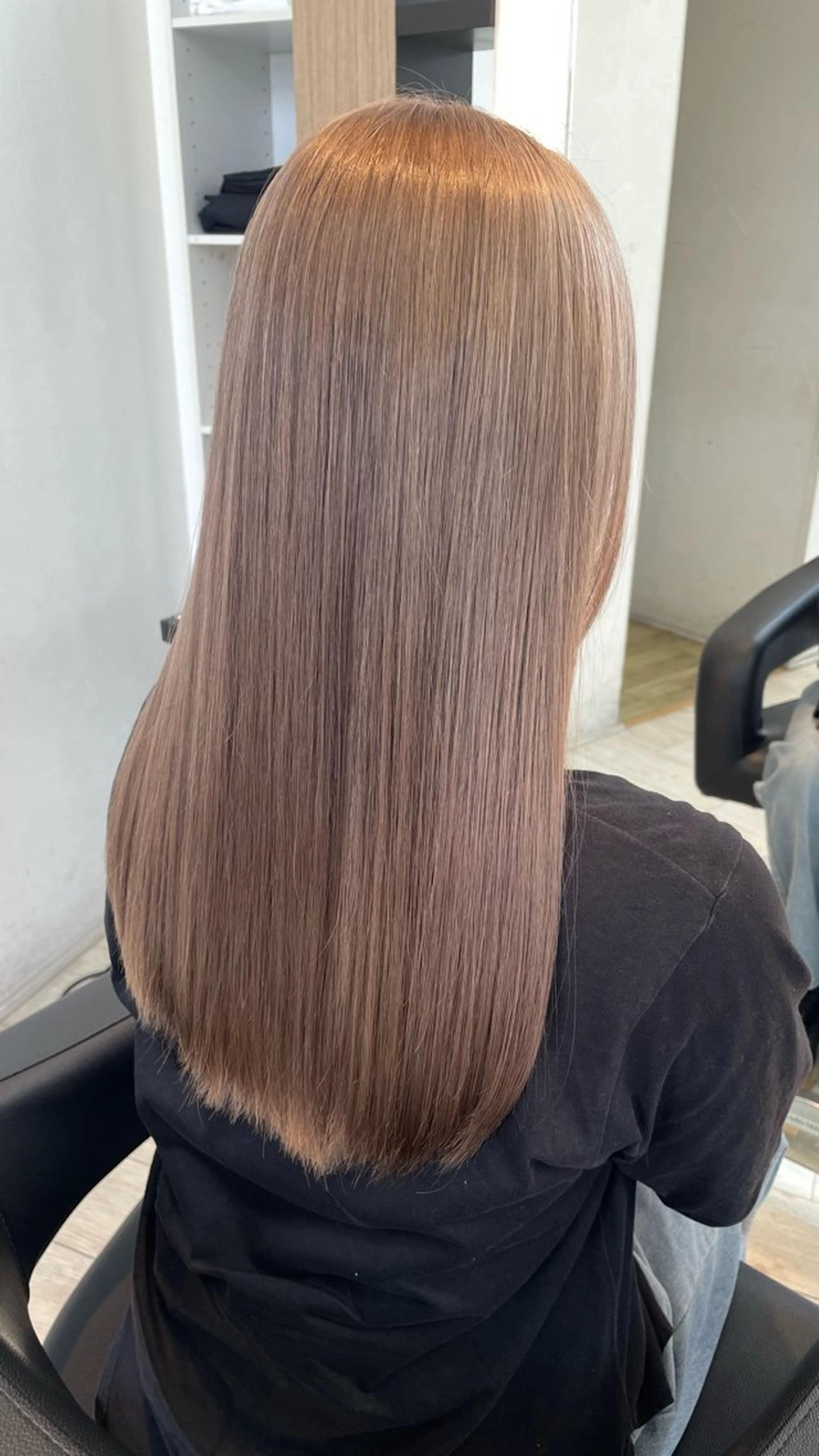 ロング カラー ブリーチ/髪質改善/ ハイトーン/暖色のヘアスタイル
