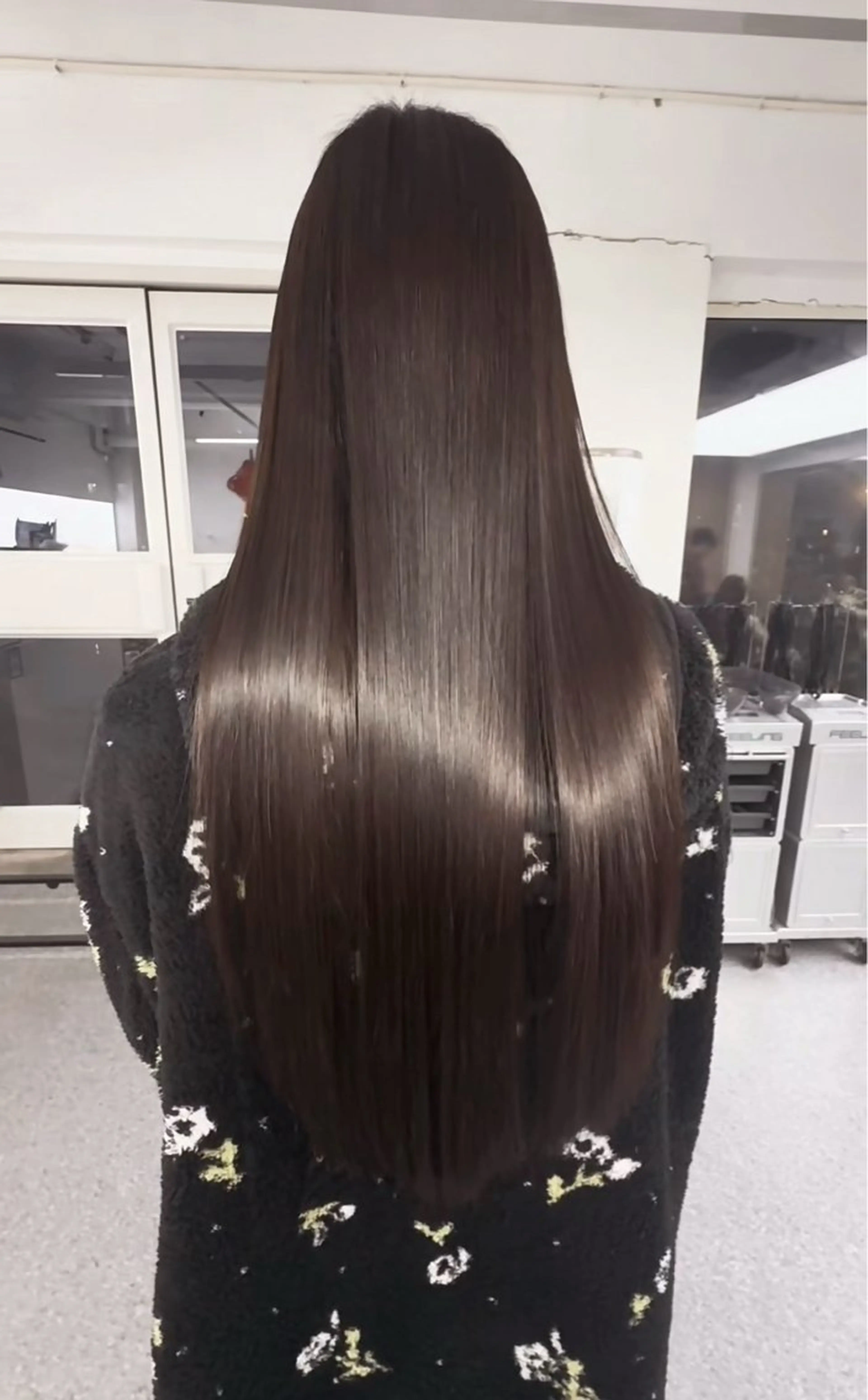ロング カット 縮毛矯正 トリートメント デザインカラー⭐︎★ 🐆hyo🐆のヘアスタイル