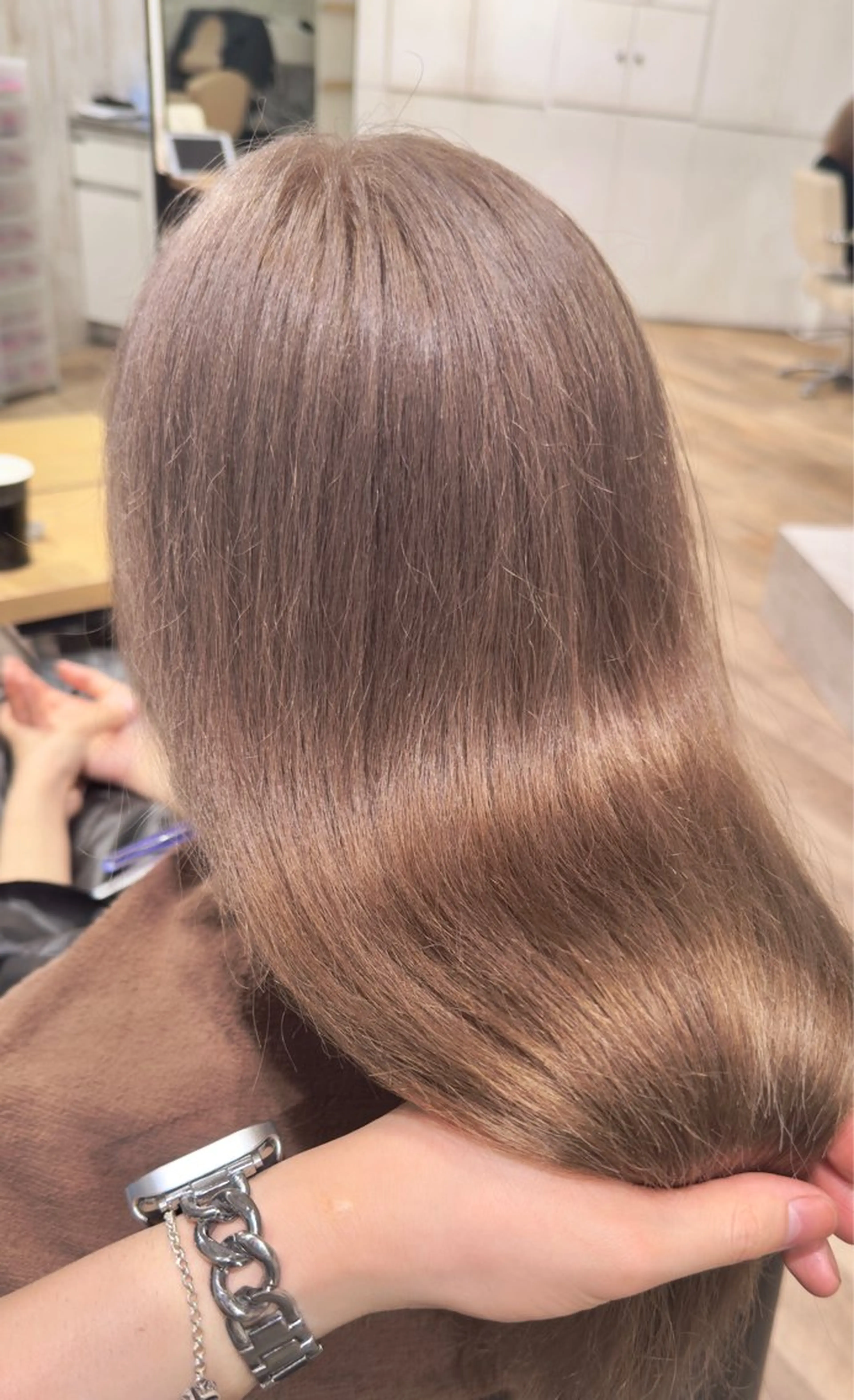 ミディアム カラー 立川/レイヤー/ 複雑履歴/ 西川翔真のヘアスタイル