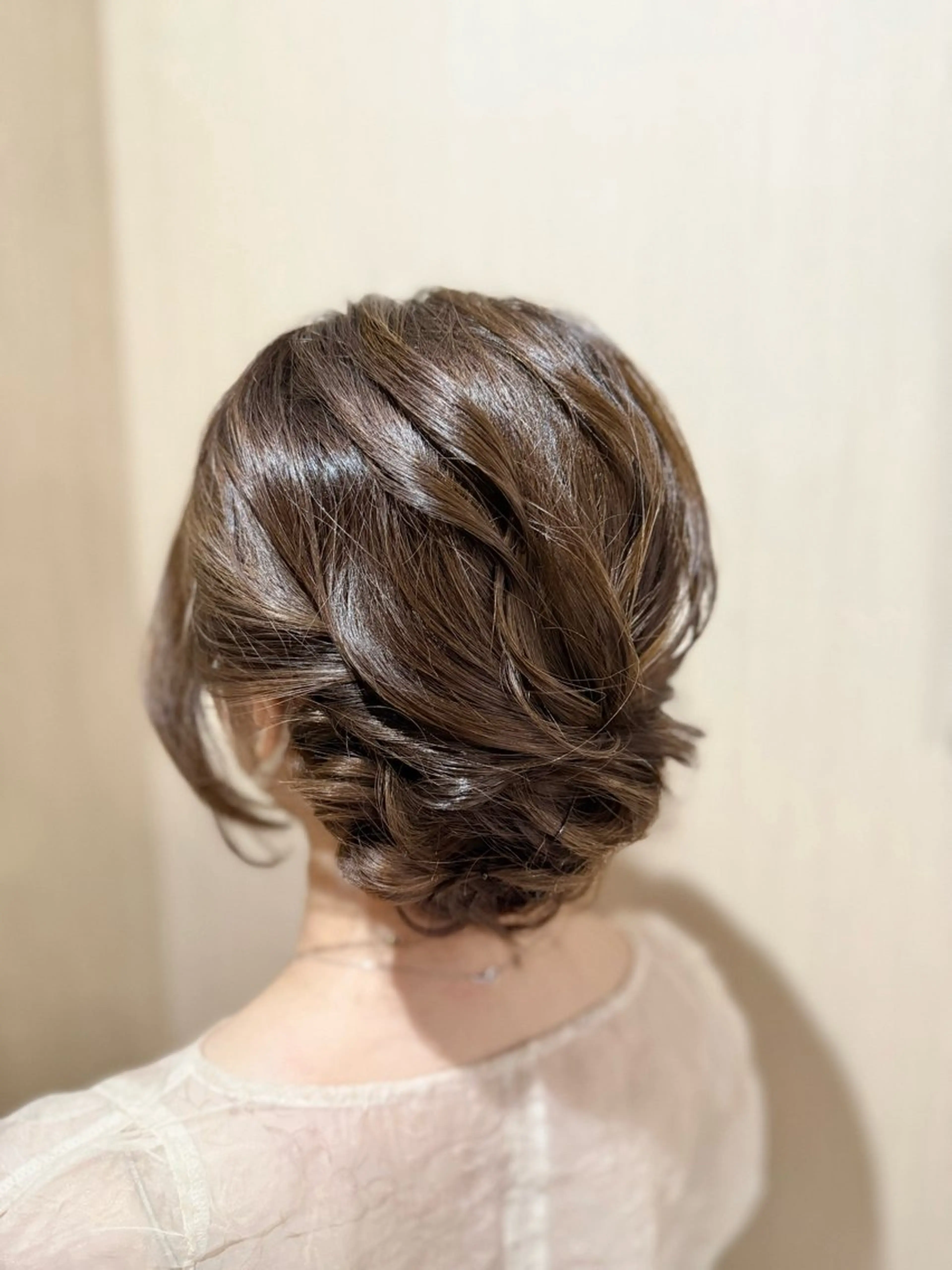 ミディアム カラー ヘアアレンジ ヘアセット 吉岡 三四朗のヘアスタイル