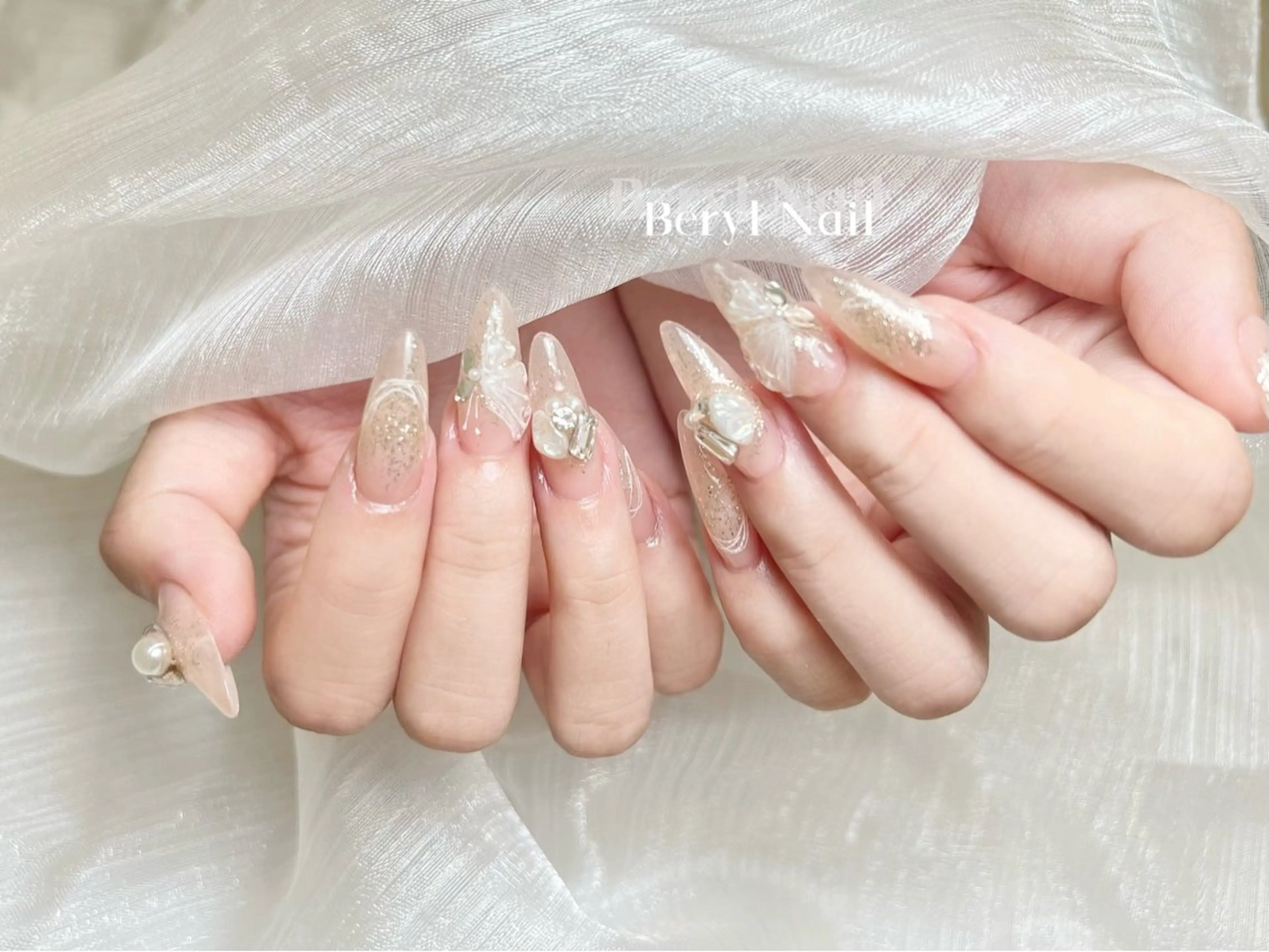 ロング ハンドネイル Beryl Nail 新大久保のネイルデザイン