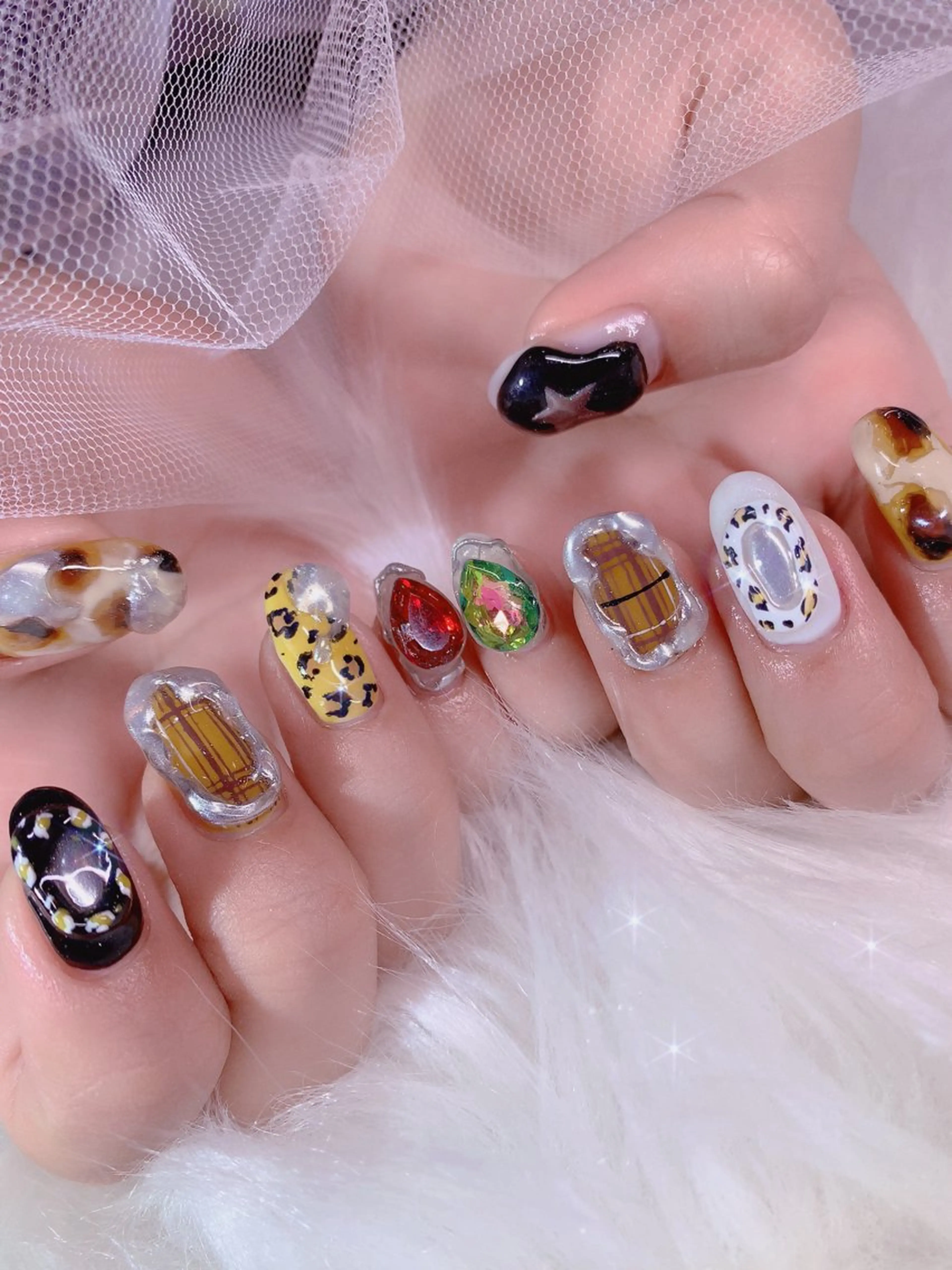 ネイル アートネイル キラキラネイル 持ち込み ぷっくりネイル ストーンネイル 3Dアートネイル💗 都築レナのネイルデザイン