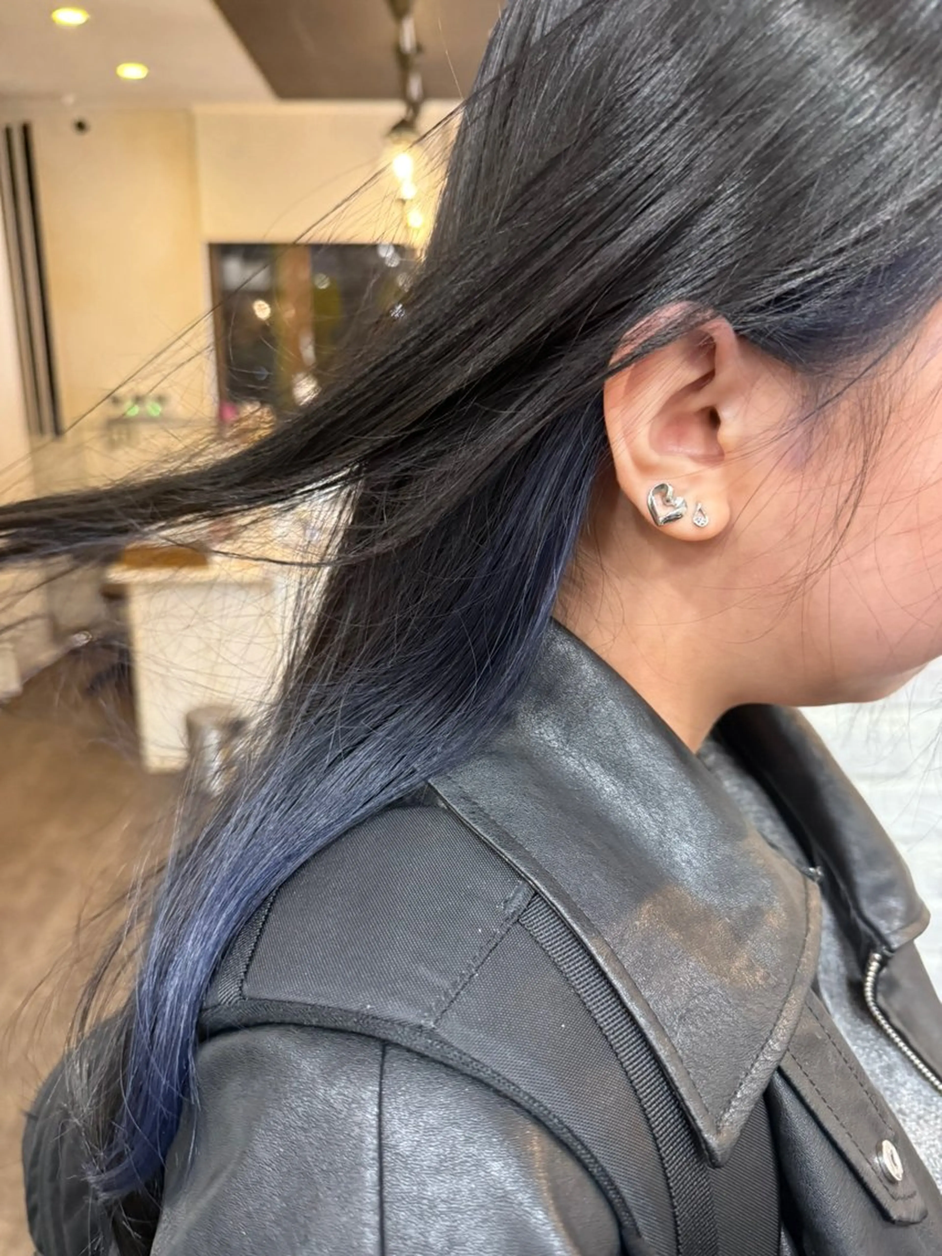 ロング カラー ブルーカラー カット ヘアカラー トリートメント 艶カラー✨️派手髪 🦄renのヘアスタイル