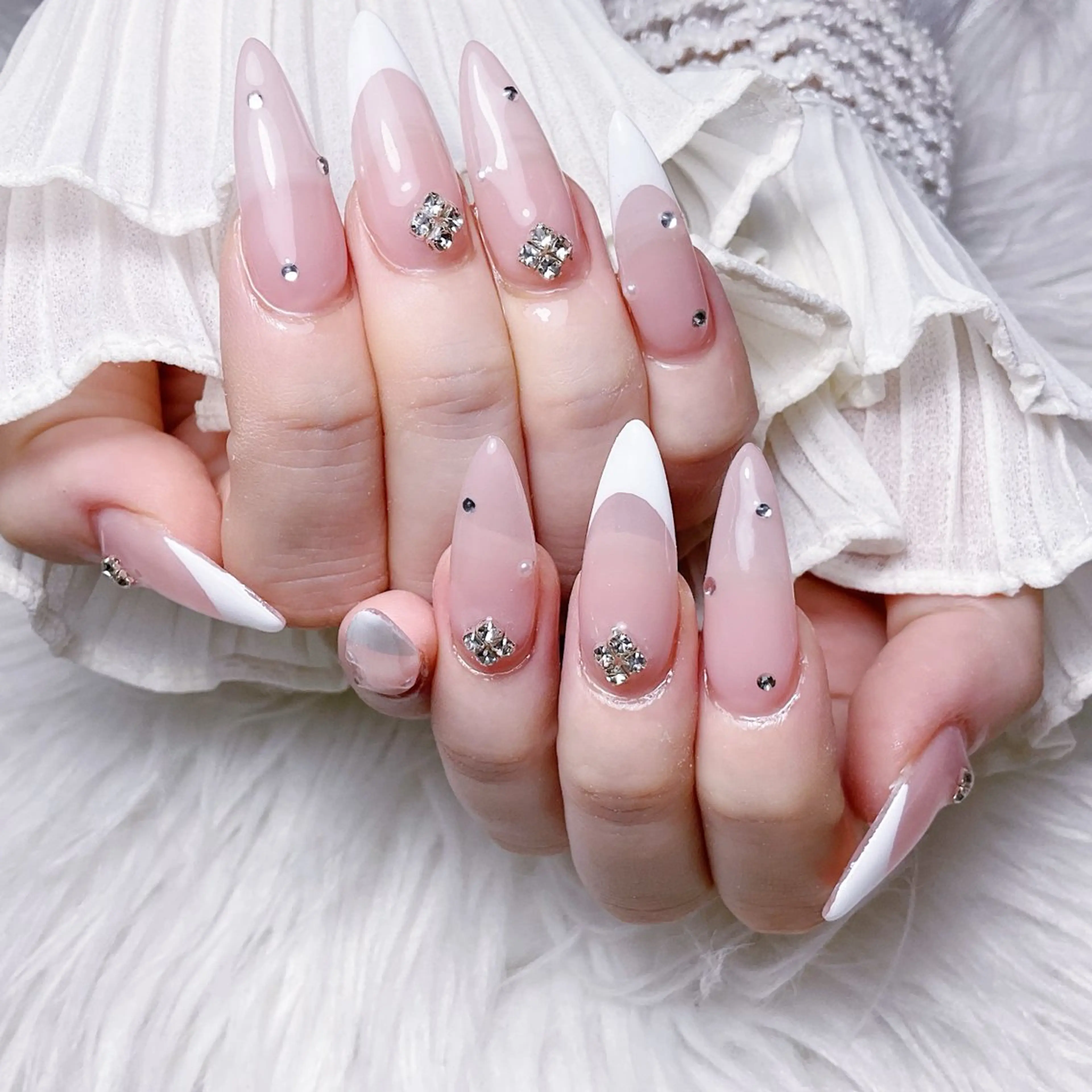 ネイル ハンドネイル 🌈Yun nail hyejin💋のネイルデザイン