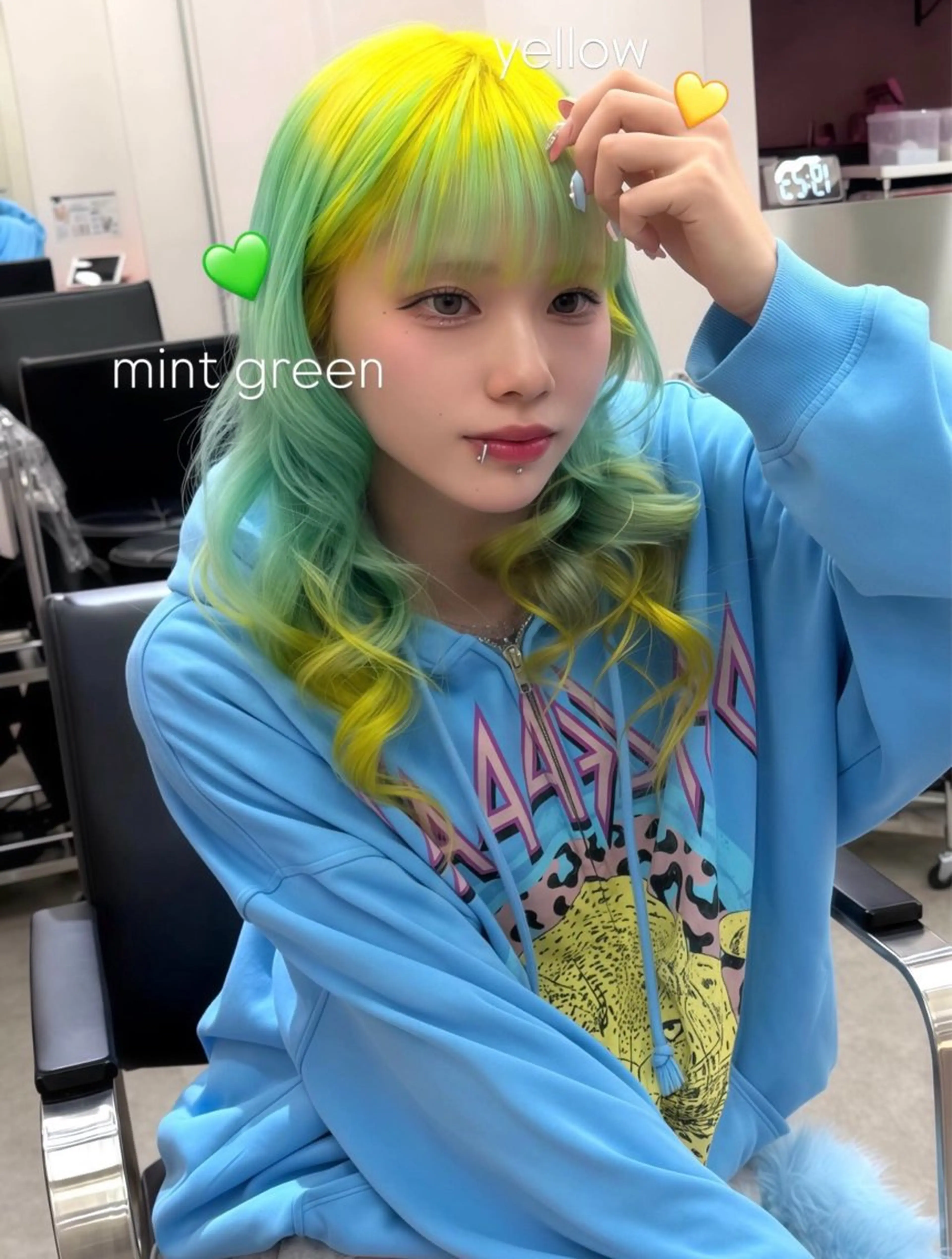 ロング カラー ブリーチ デザインカラー ダブルカラー グラデーションカラー ハイトーンカラー ヘアカラー トリートメント ブリーチカラー /MAHIROのヘアスタイル