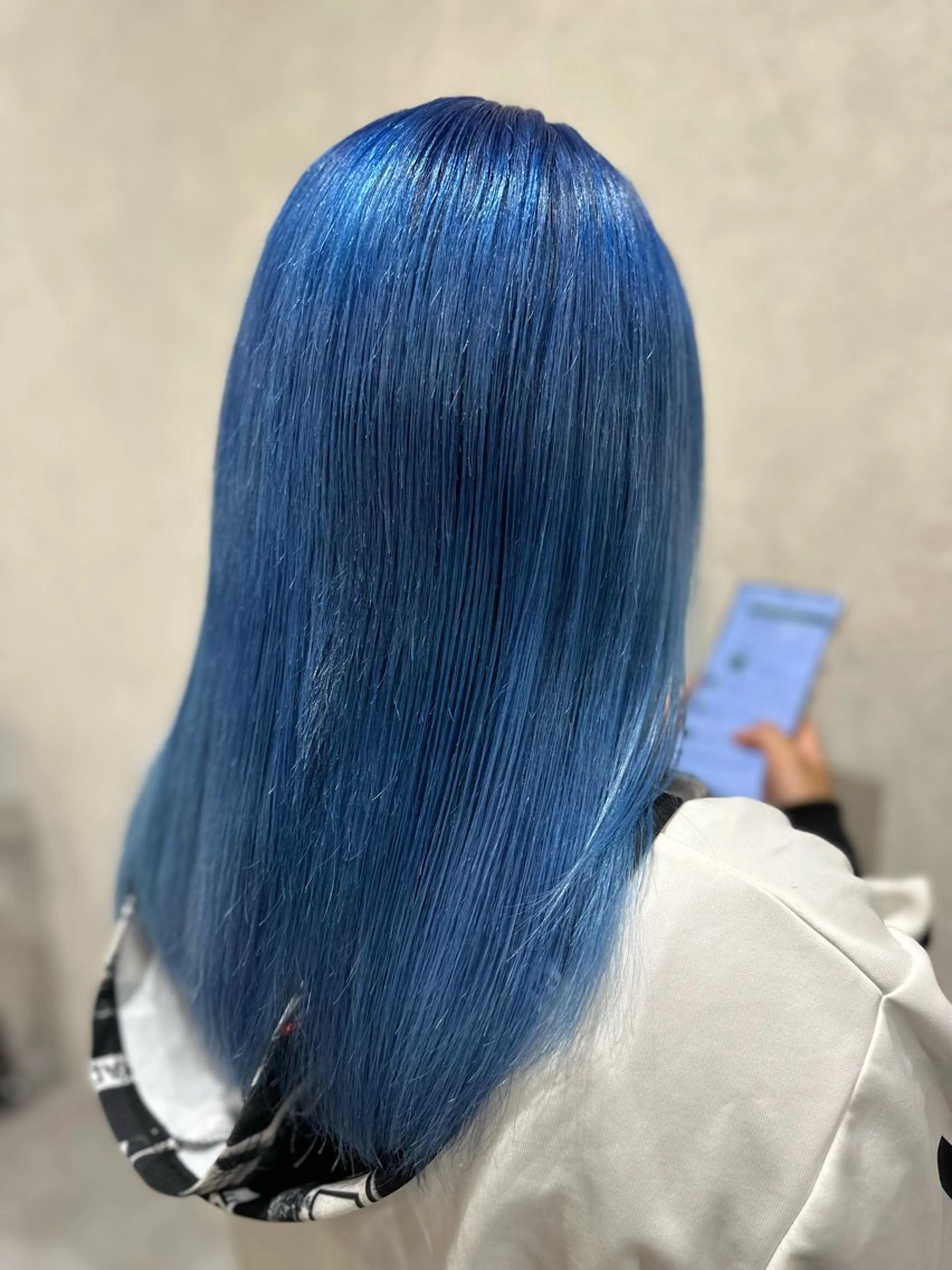 セミロング アダチ コウスケのヘアスタイル