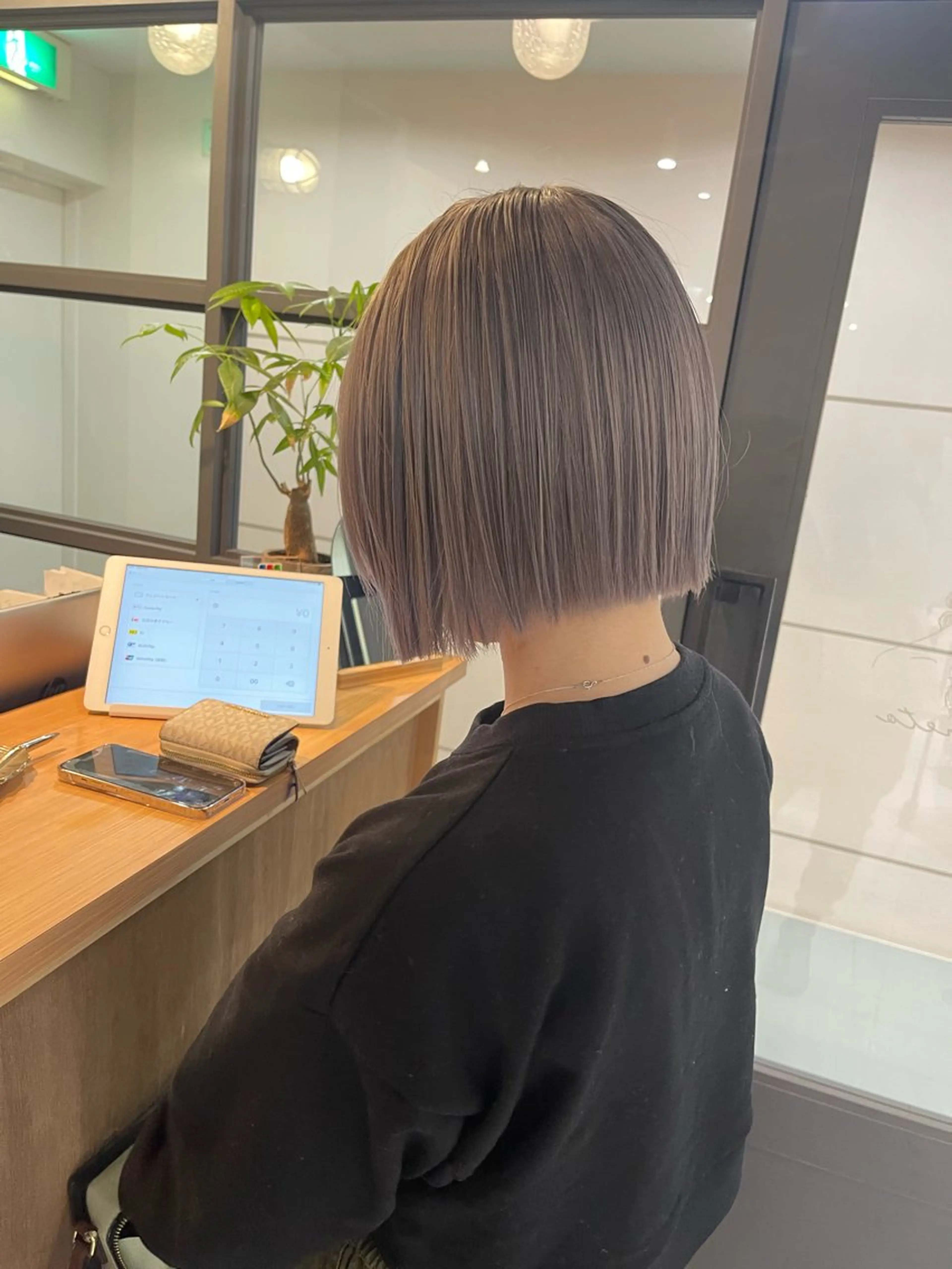 ショート カラー ヘアカラー UMEDA FIGAROのヘアスタイル