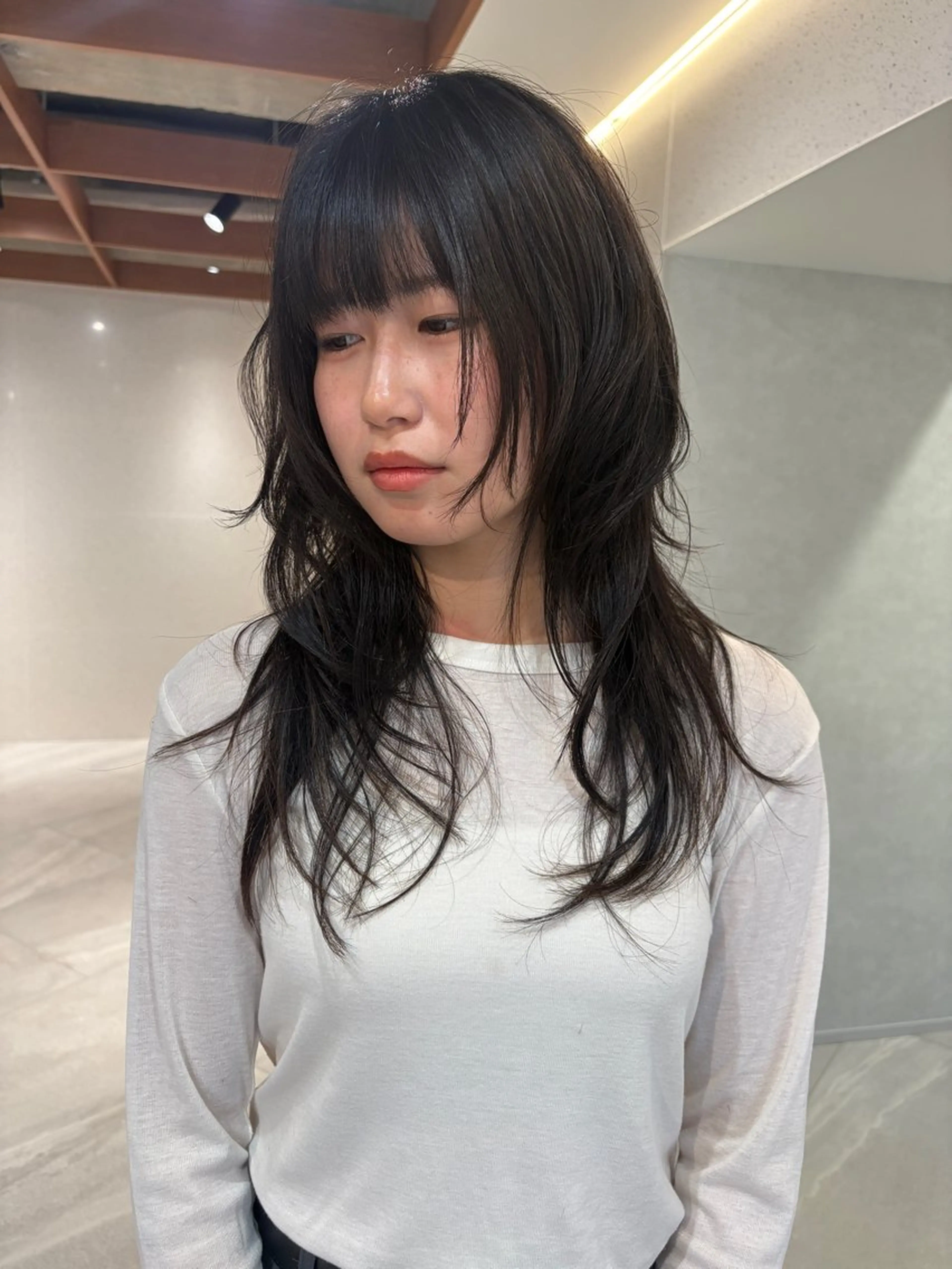 ミディアム トリートメント カット 梅田/レイヤーカット /ミルクティーカラーのヘアスタイル
