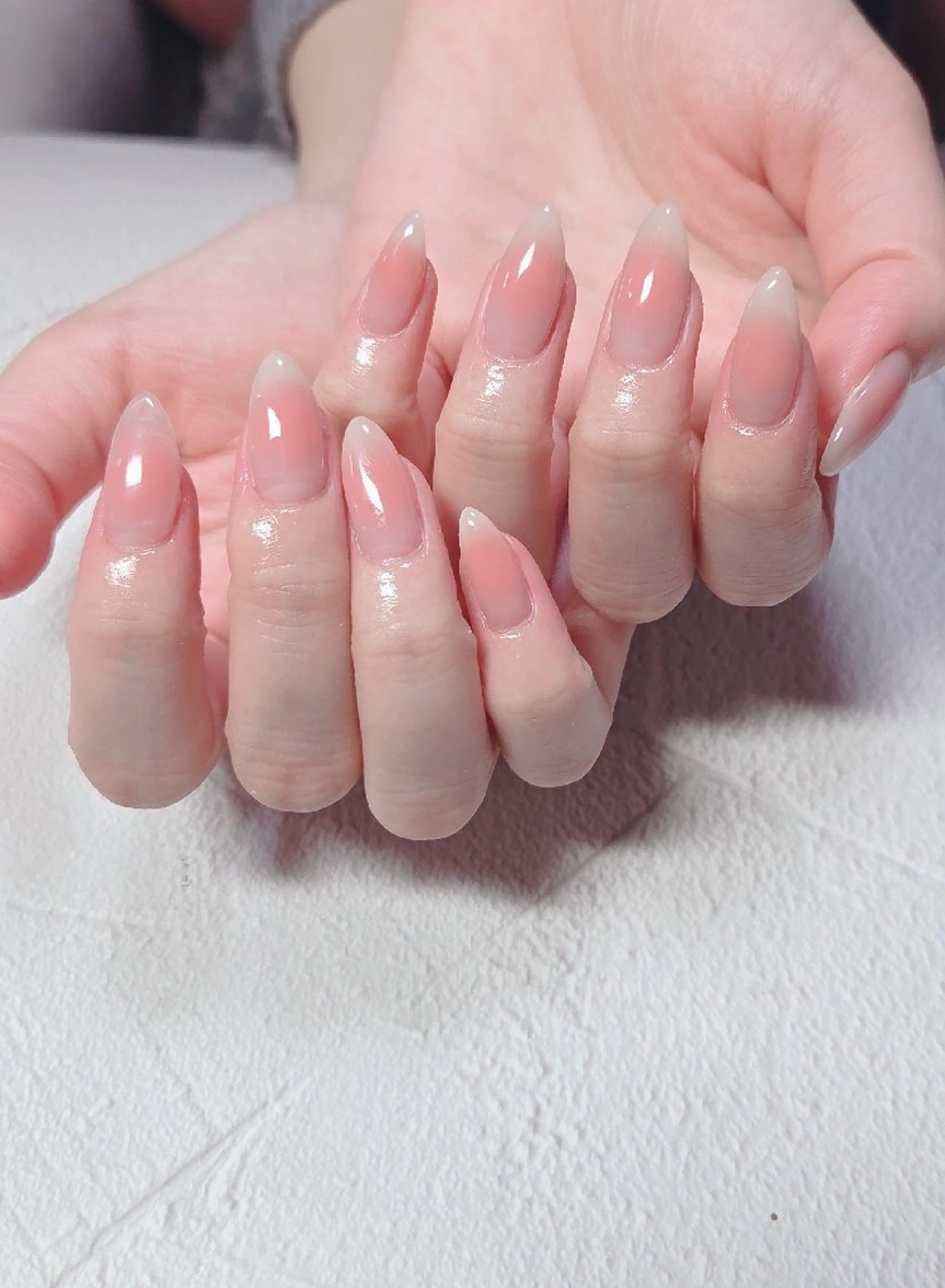 ネイル チークネイル 赤色 春ネイル ワンホンネイル ハンドネイル flure de neige yukiのネイルデザイン