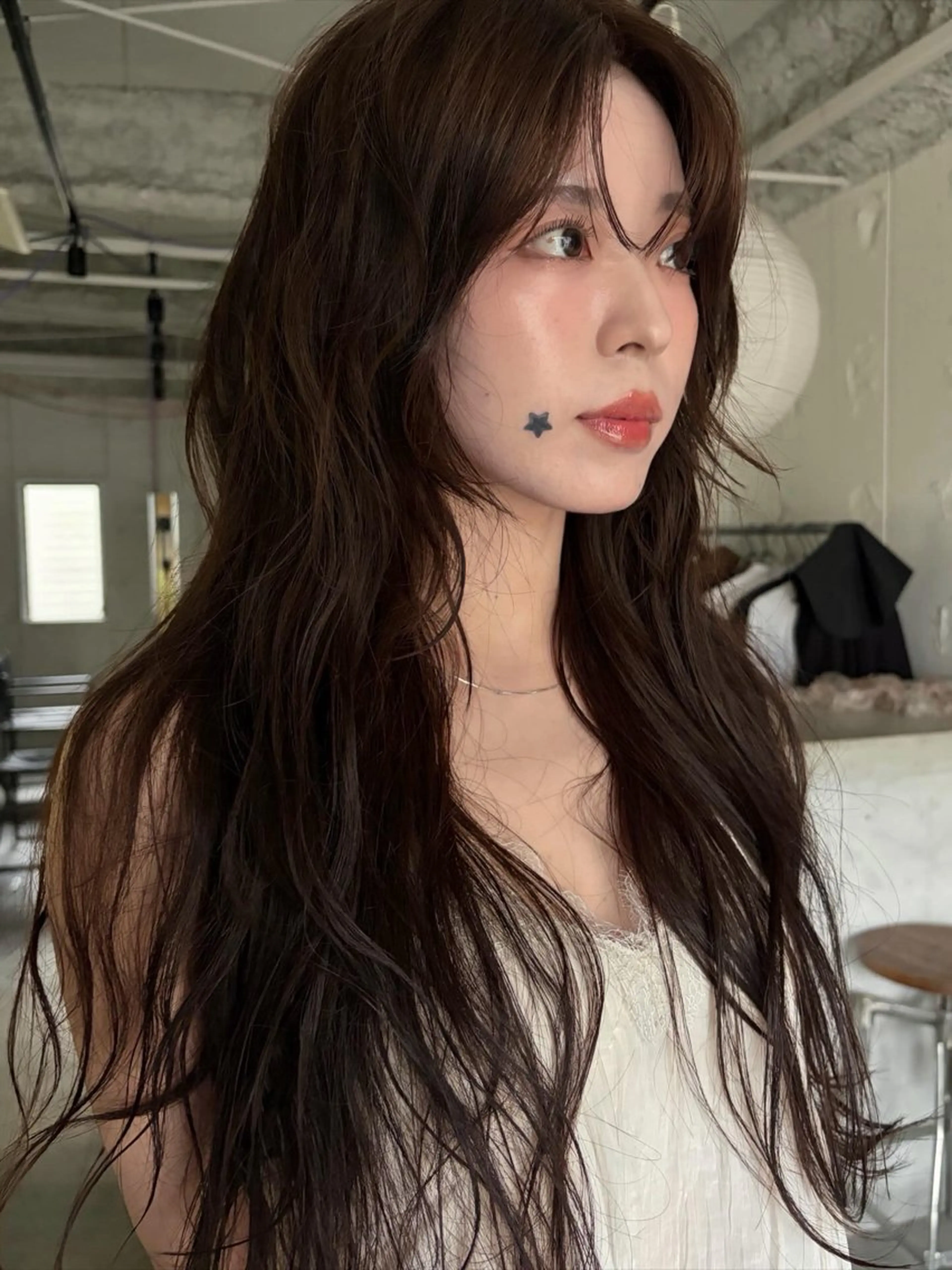 ロング カラー ブラウンカラー カット ヘアカラー トリートメント 村上雅人 ナチュラルモードのヘアスタイル