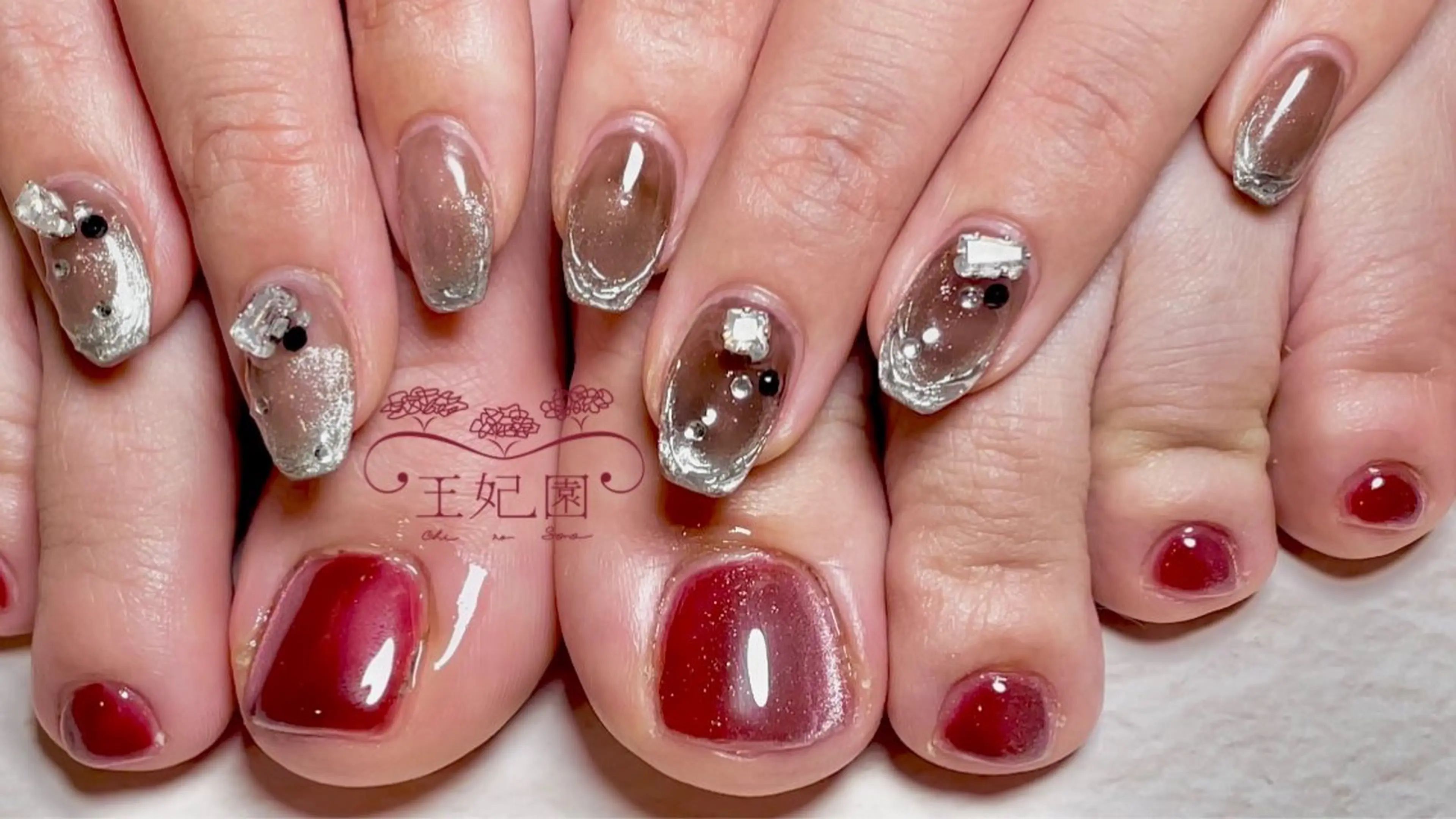 ネイル フットネイル 持ち込み ワンカラーネイル nail salon王妃の園所属・王妃の園 ohinosonoのネイルデザイン