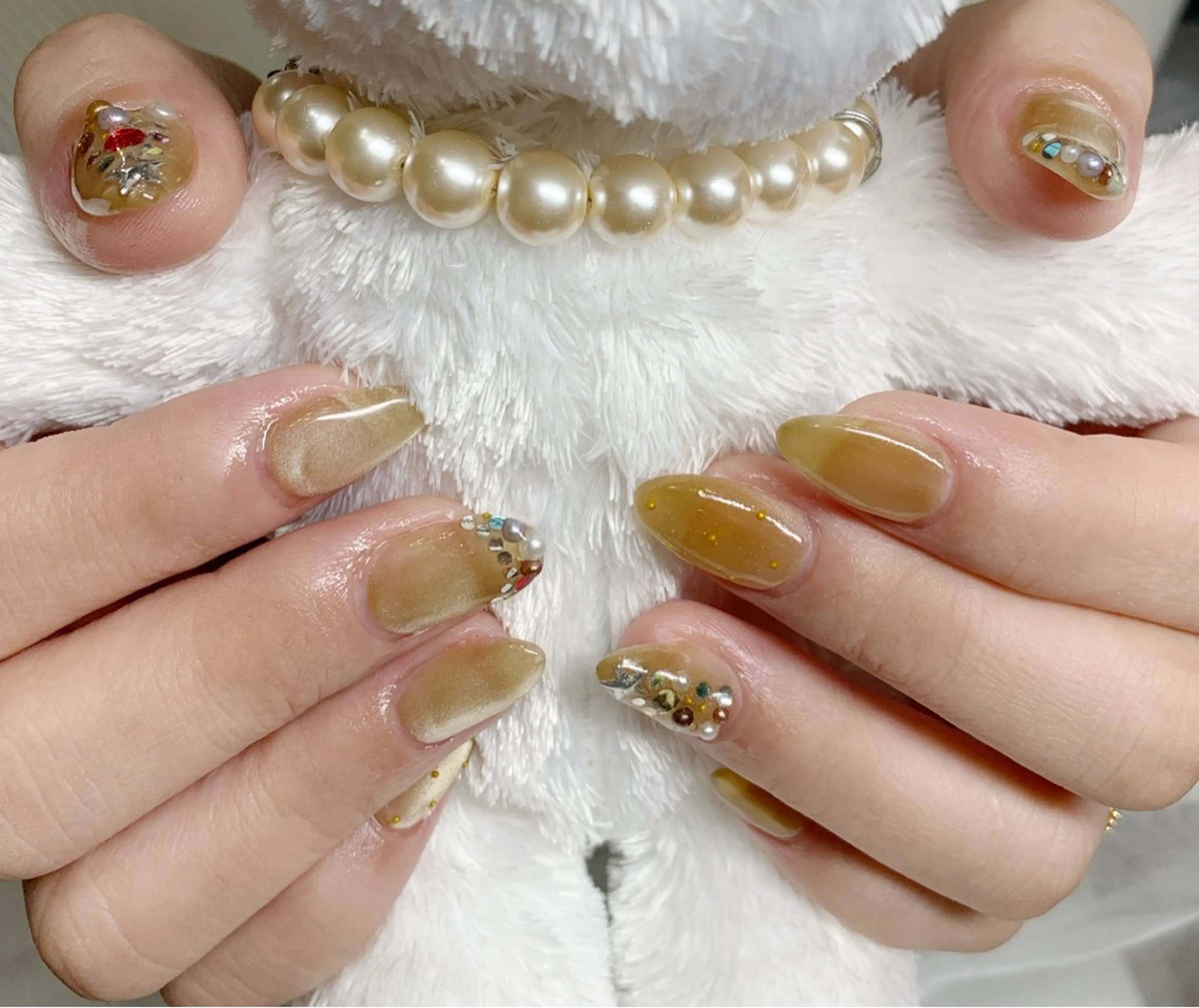 ネイル マグネットネイル 冬ネイル クリスマス ハンドネイル mira-cle大濱美容アカデミー所属・AI NAのネイルデザイン