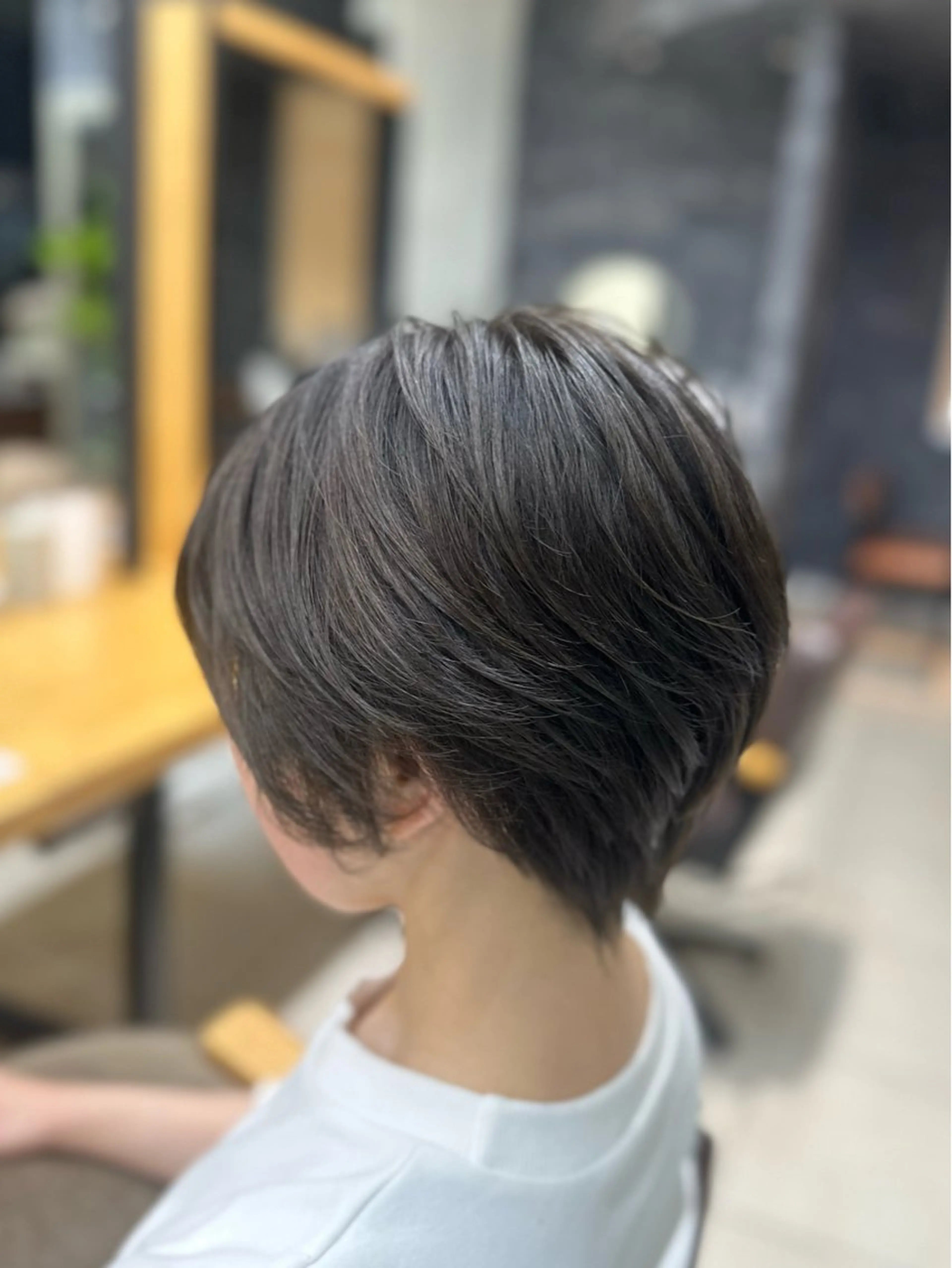 ショート カラー ブラウンカラー 透明感カラー オリーブブラウン Laulu 佐藤壮也のヘアスタイル