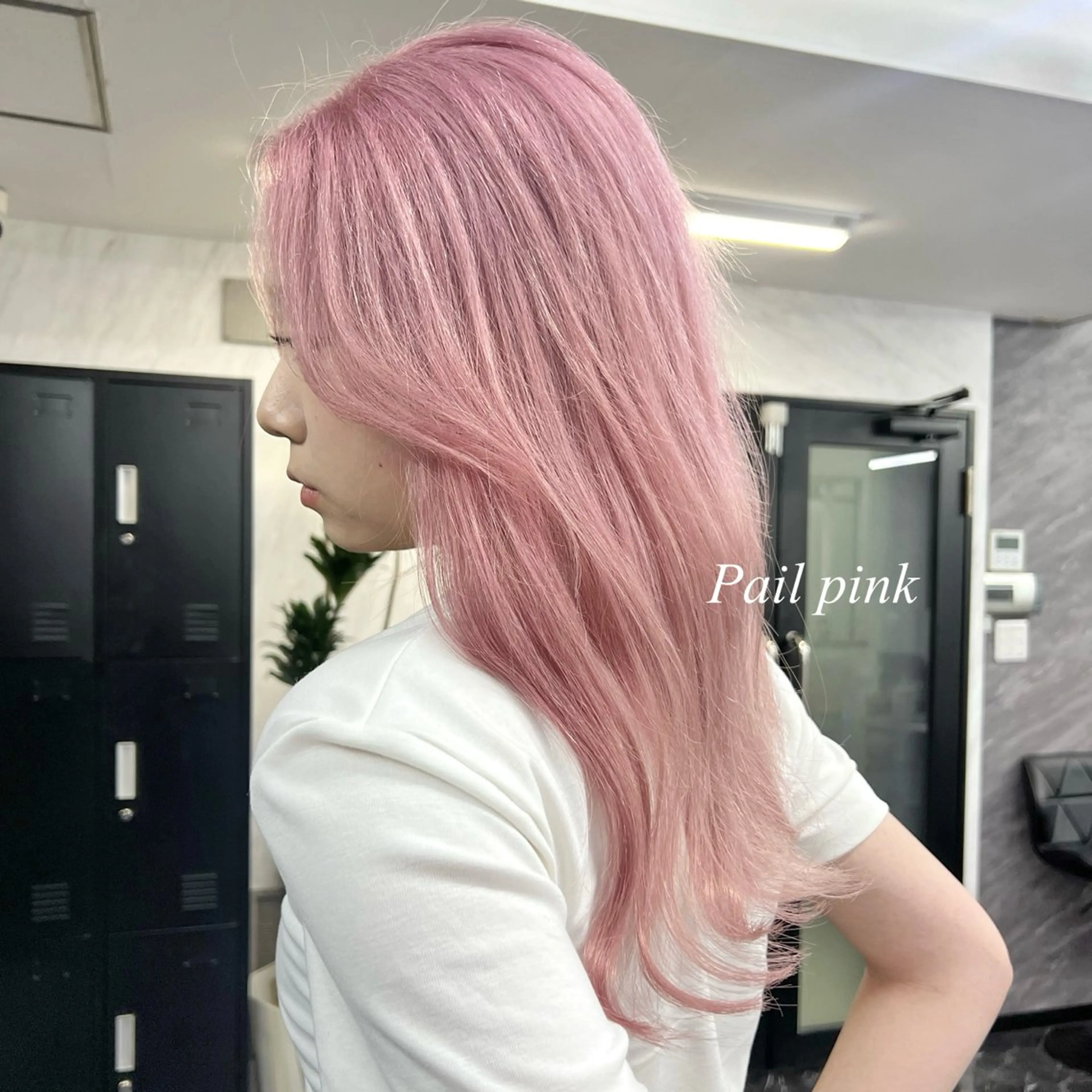 ロング カラー シールエクステ ハイトーンカラー エクステ ヘアカラー トリートメント シールエクステ特化 ハイトーン、NANAのヘアスタイル