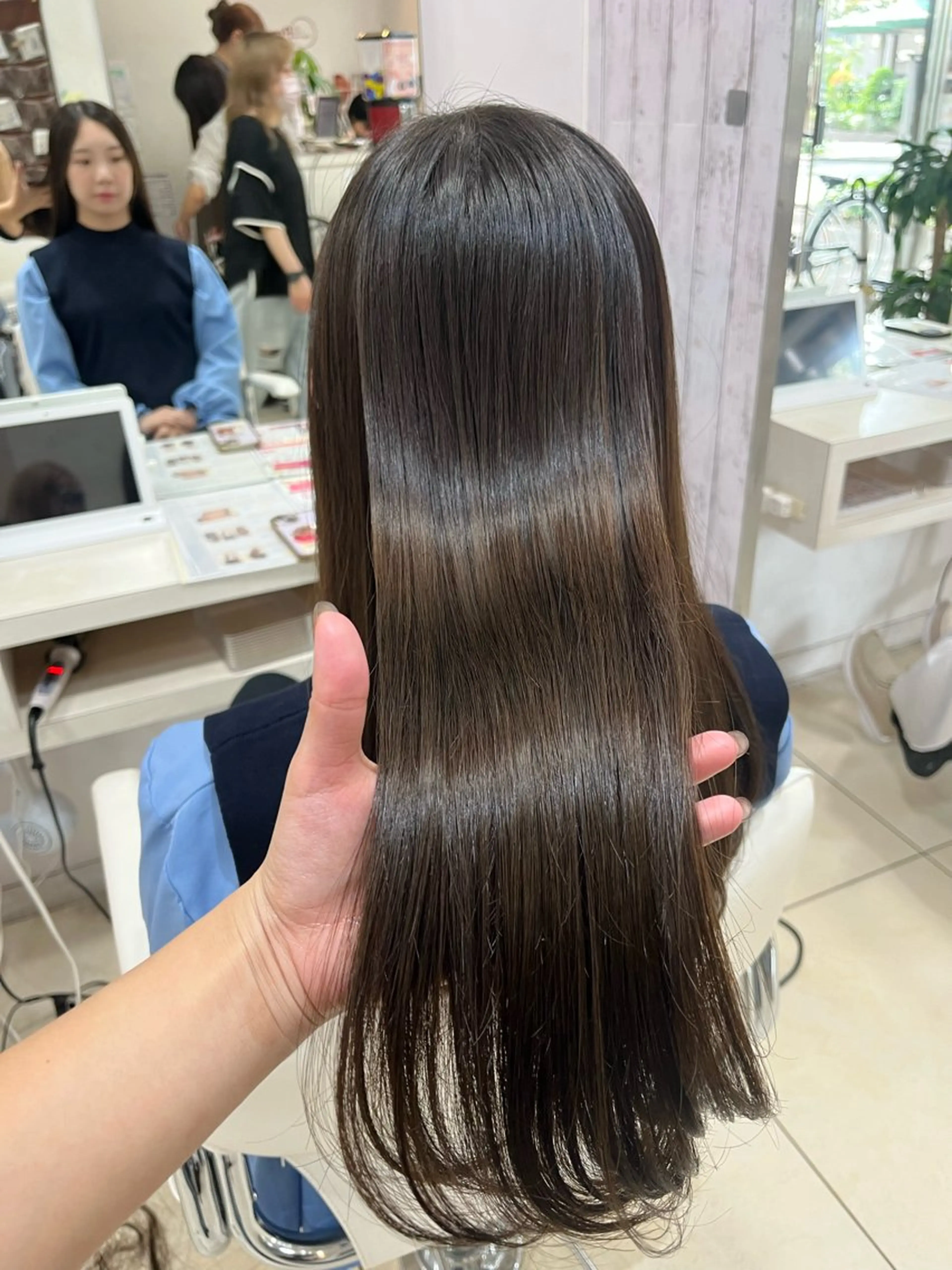 ミディアム カット ヘアカラー トリートメント 【髪質改善カラー】 あむ·. ⟡ 🖤のヘアスタイル