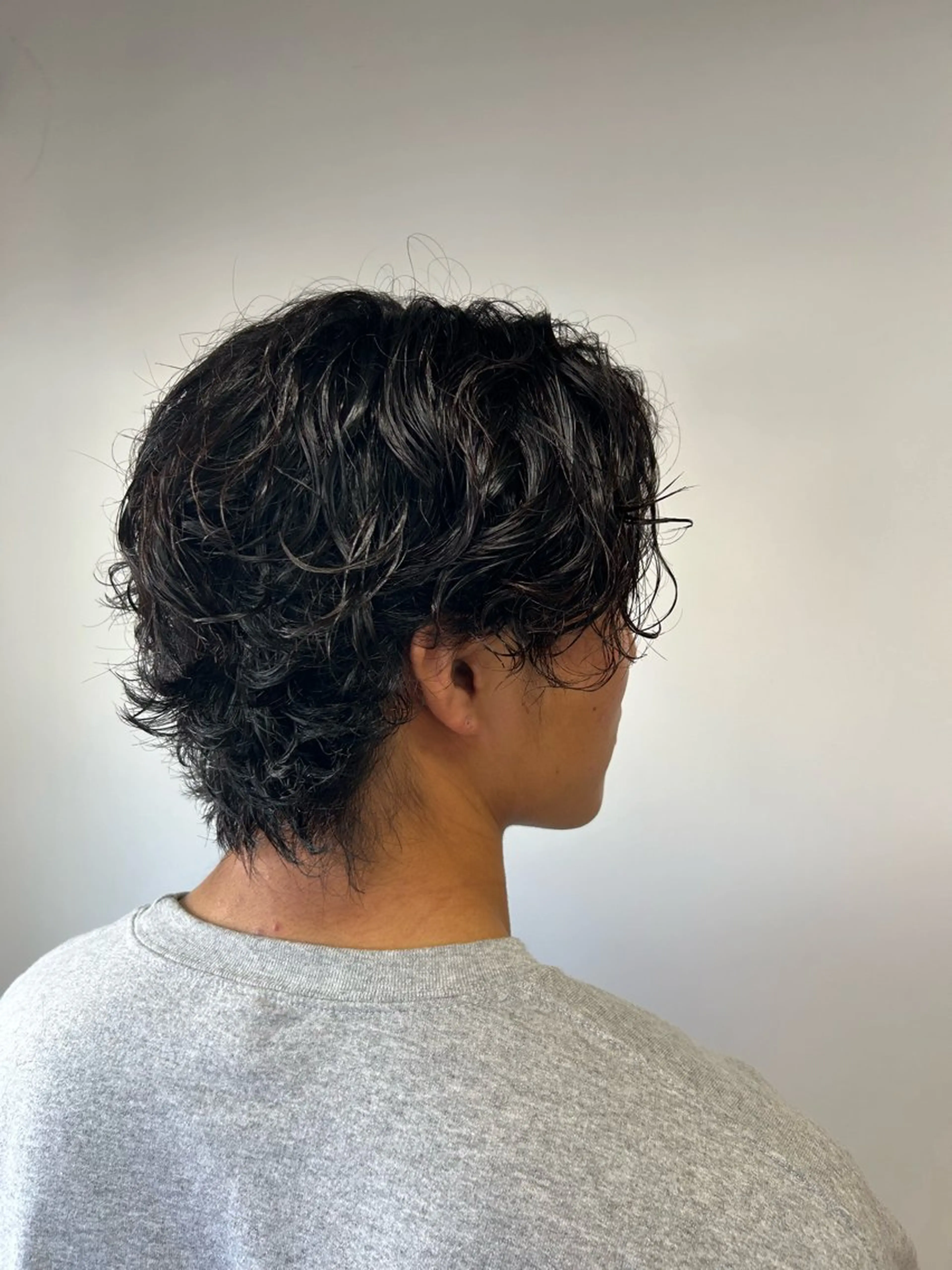 ミディアム パーマ メンズ 相澤 拳のヘアスタイル