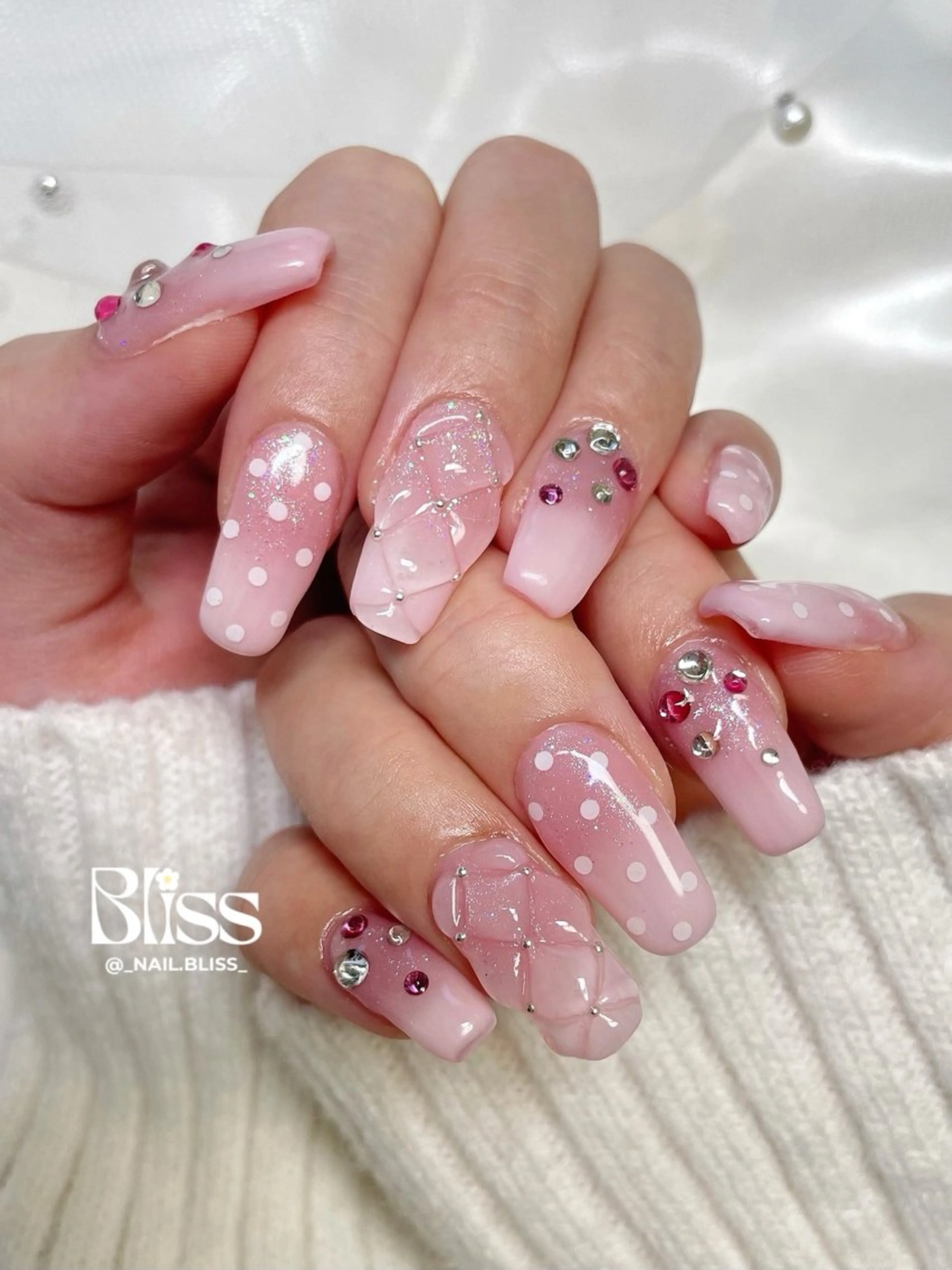 ネイル ガーリー 持ち込み ハンドネイル NAIL BLISSのネイルデザイン