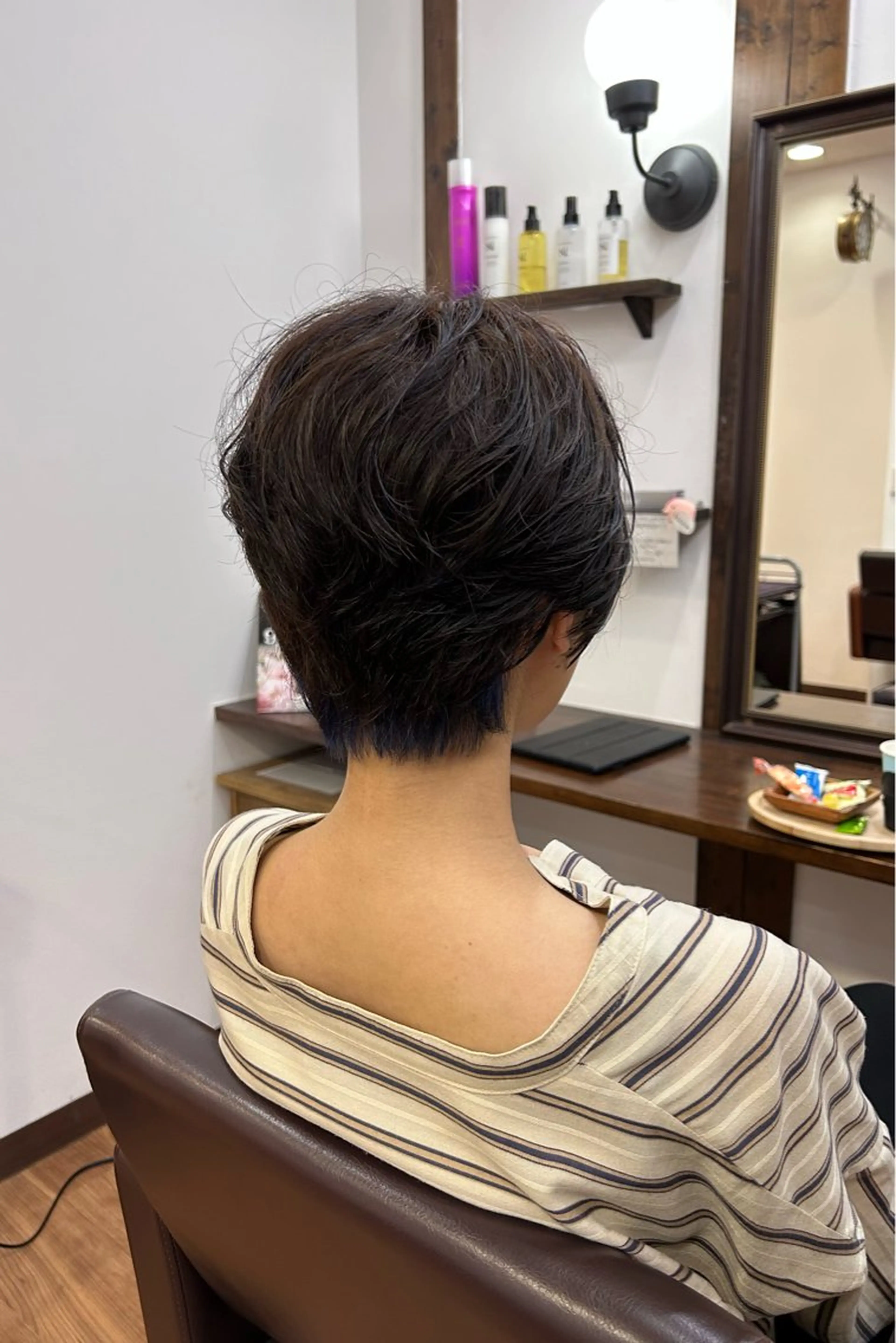 ショート カラー ヘアアレンジ アッシュ ブルーカラー ハイライトカラー インナーカラー ハイライト 原田 歩実のヘアスタイル