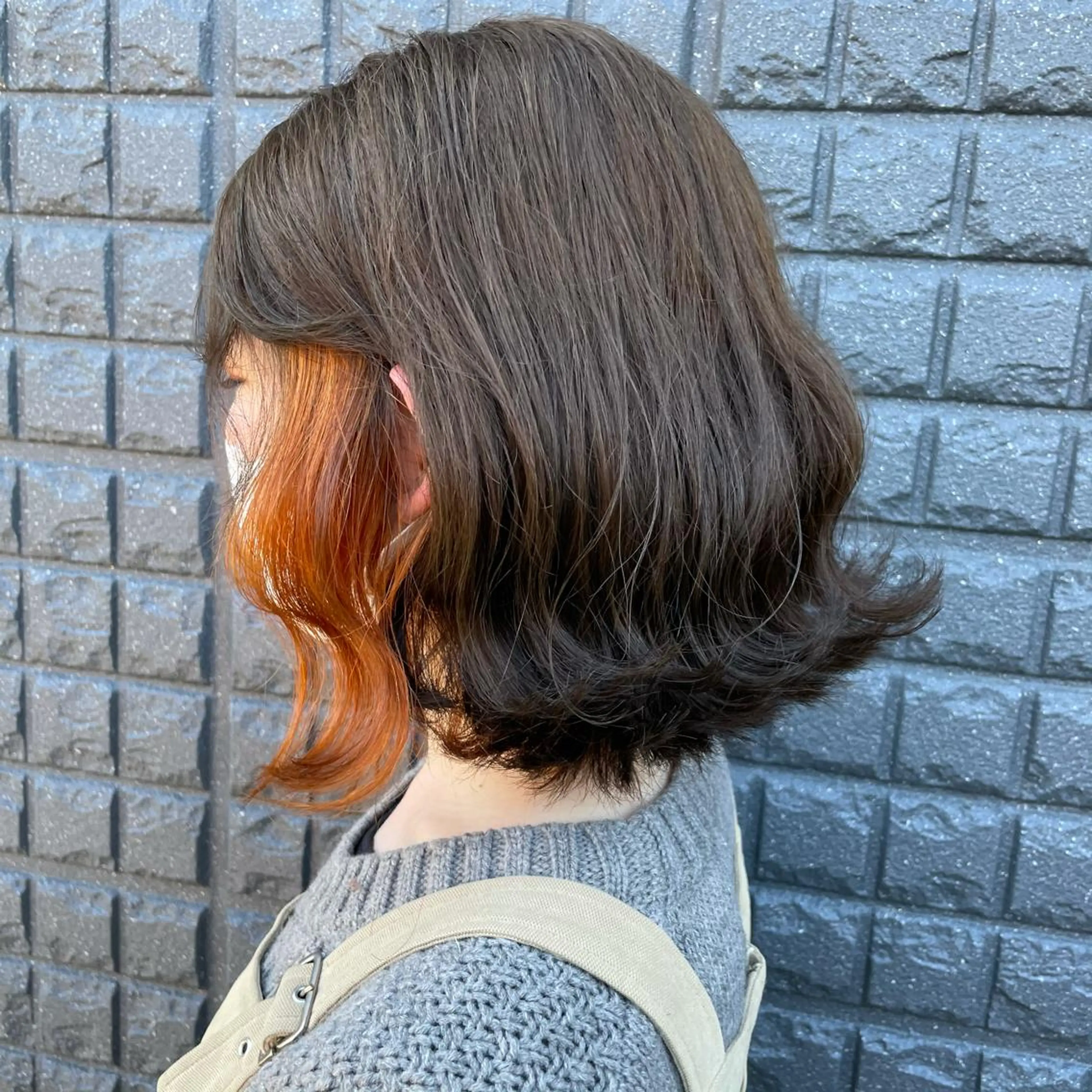 ミディアム カラー ミディアムパーマ アッシュ 透明感カラー ハイライトカラー ハイトーンカラー La vielle 西峠のヘアスタイル